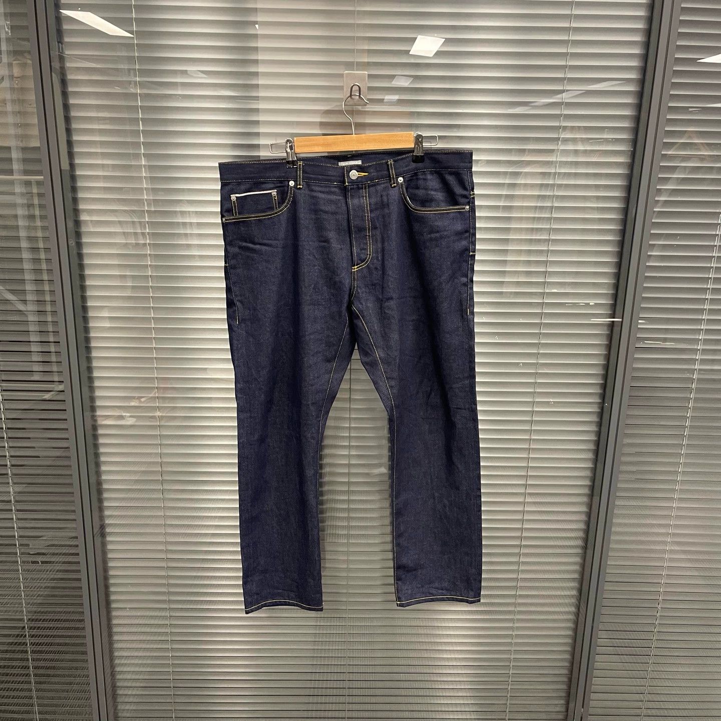 Dior Dior Embroidered Logo Leather Patch Jeans 36 99 New Size US 36 / EU 52 - 1 Thumbnail