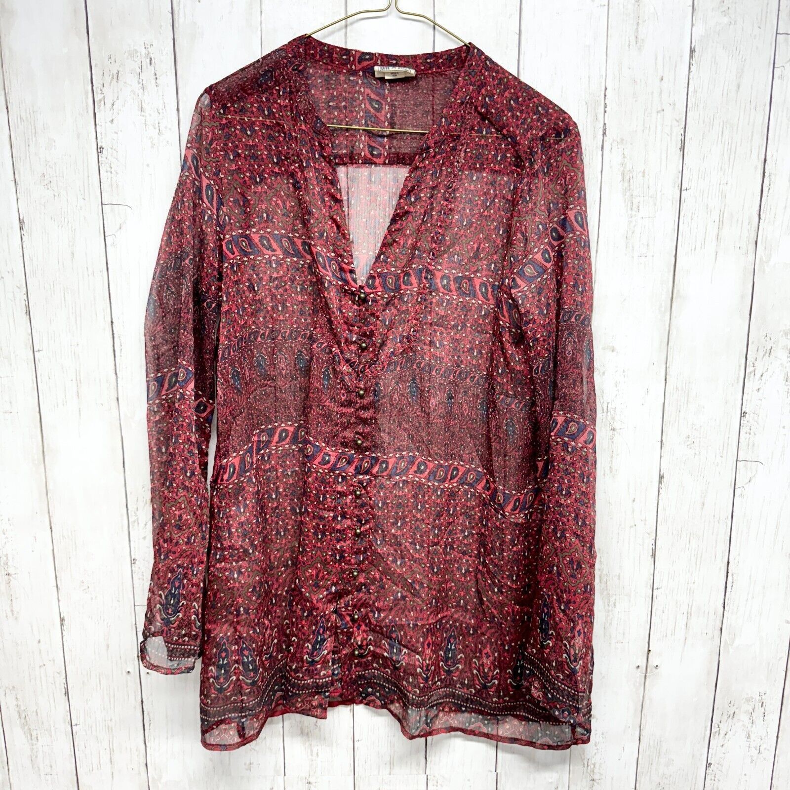 Converse Converse Top Medium Red Geometric Long Sleeve Button Close Size M / US 6-8 / IT 42-44 - 1 Thumbnail