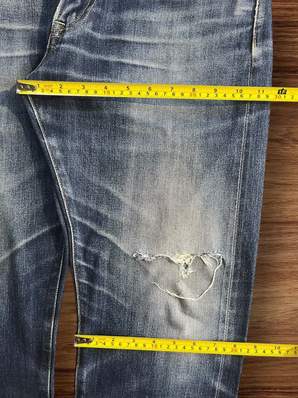 Undercover × Uniqlo Vintage Japanese Brand Blue Washed Distressed Redline Jeans Size US 32 / EU 48 - 14 Thumbnail