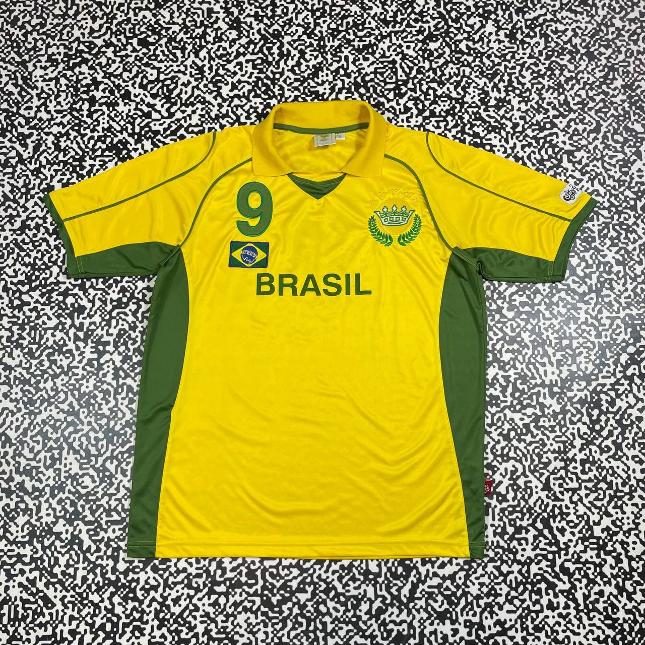 Vintage Vintage Y2K Brasil 9 Ronaldo Retro Soccer Jersey World Cup Size US L / EU 52-54 / 3 - 1 Thumbnail