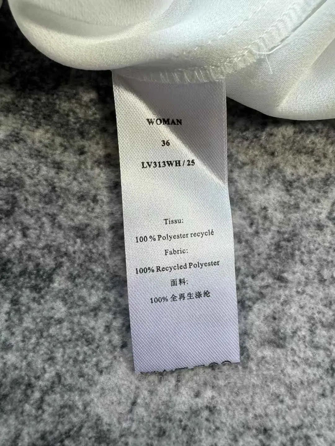 Louis Vuitton Louis Vuitton White Gold Button Utility Shirt. Size XS / US 0-2 / IT 36-38 - 5 Thumbnail