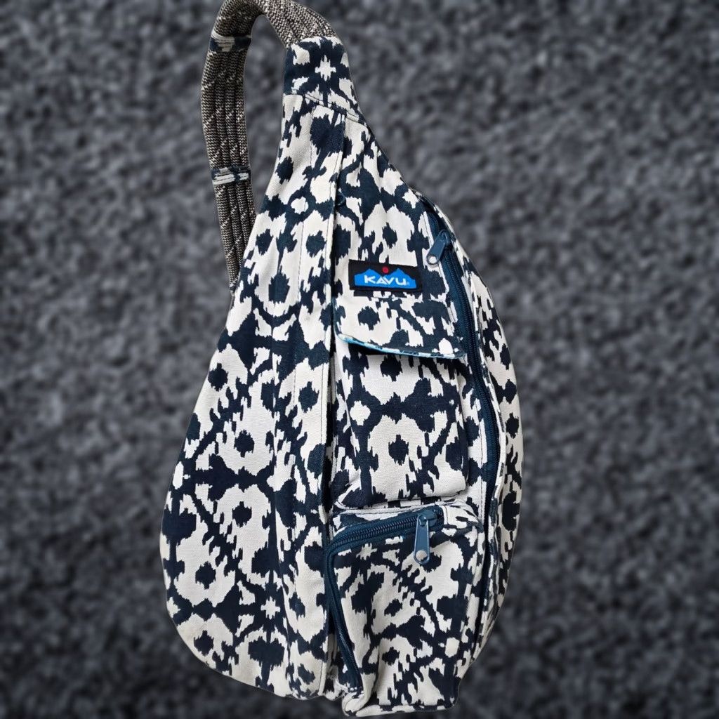 KAVU KAVU Rope Sling Bag Crossbody Lightweight Blue Blot Aztec Outdoor ...
