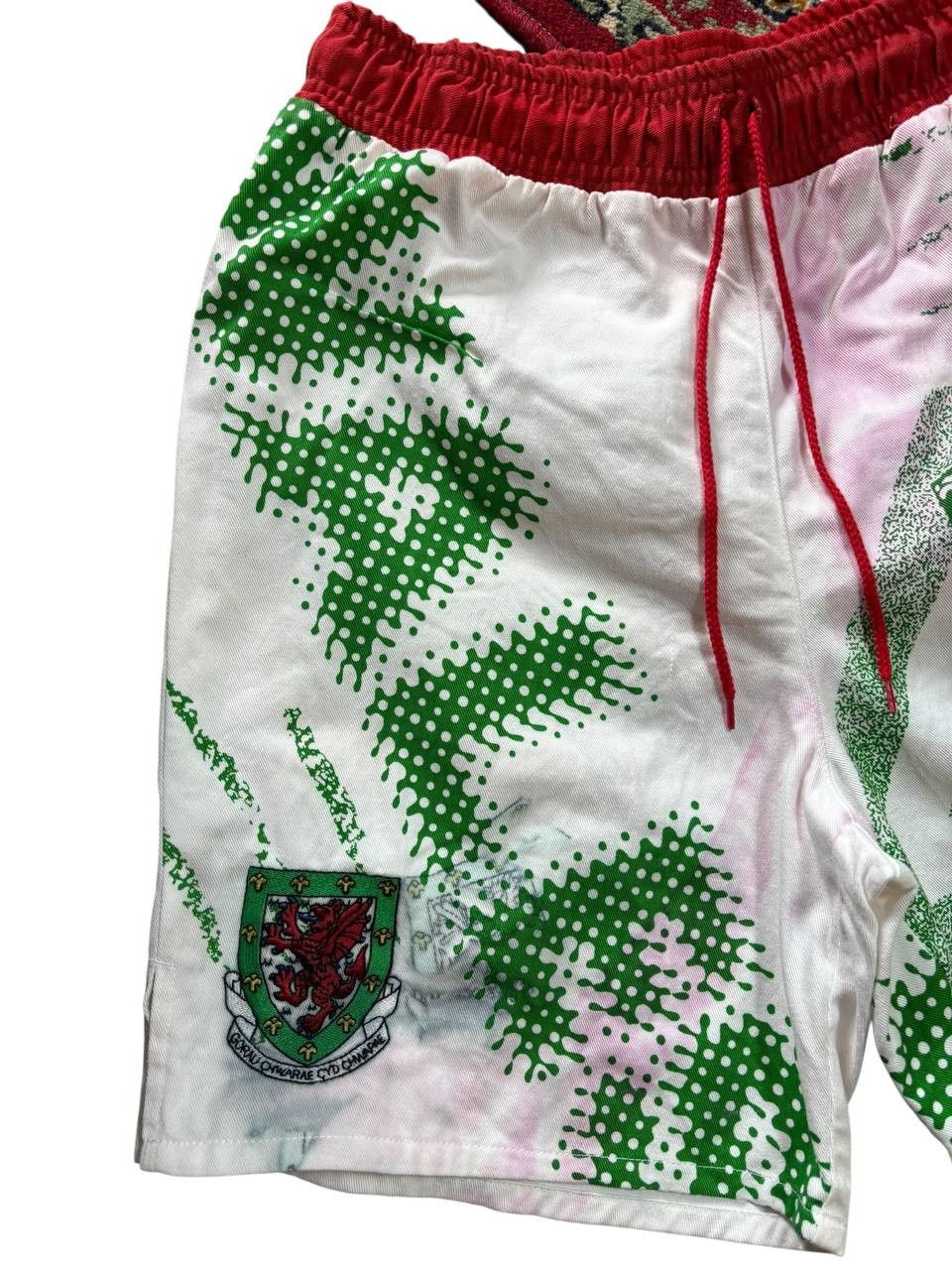 Umbro WALES 90'S UMBRO FOOTBALL SOCCER SHORTS VINTAGE COTTON Size US 32 / EU 48 - 8 Thumbnail