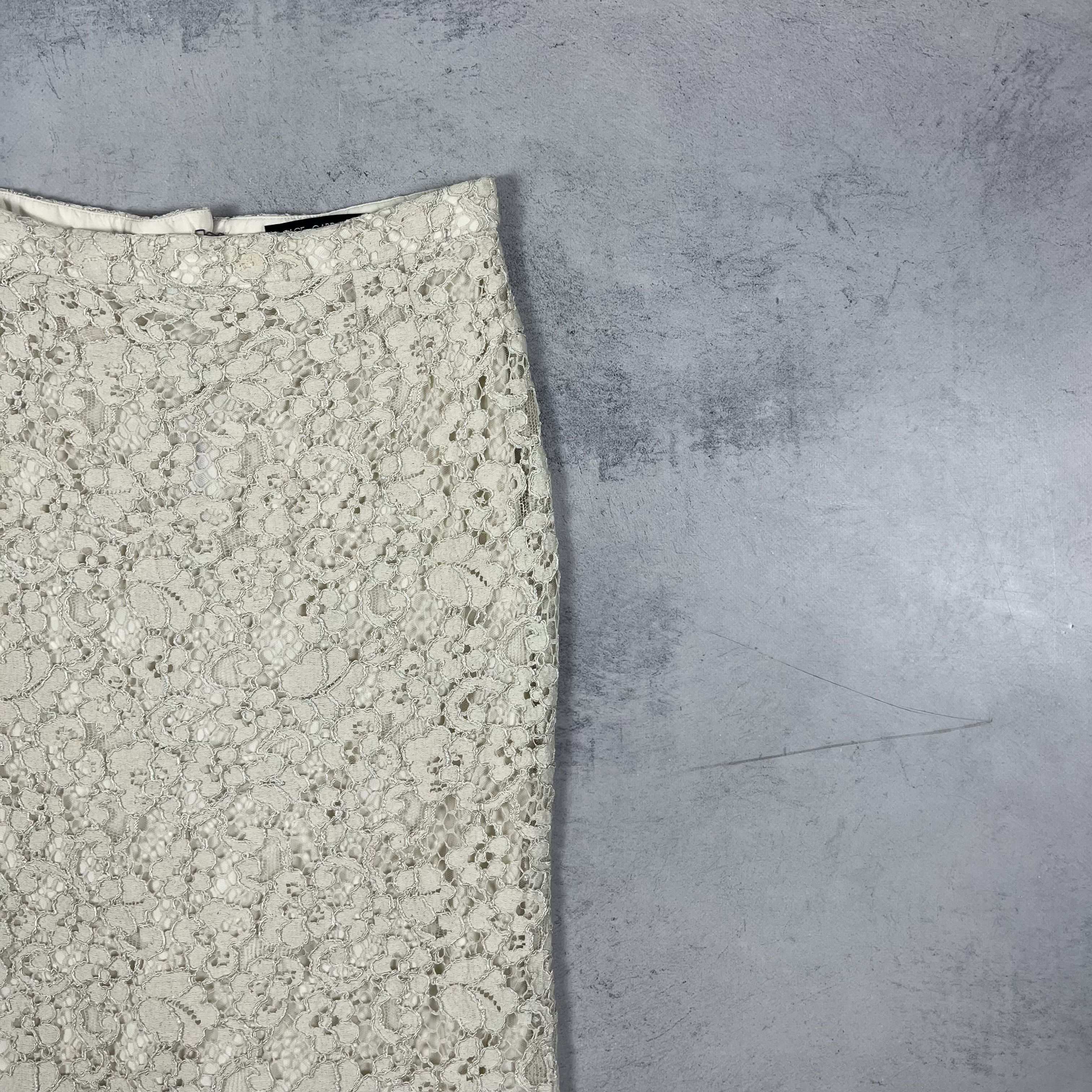 Dolce & Gabbana Vintage Dolce & Gabbana Lace Midi Skirt 2000’s Size 28" / US 6 / IT 42 - 3 Thumbnail