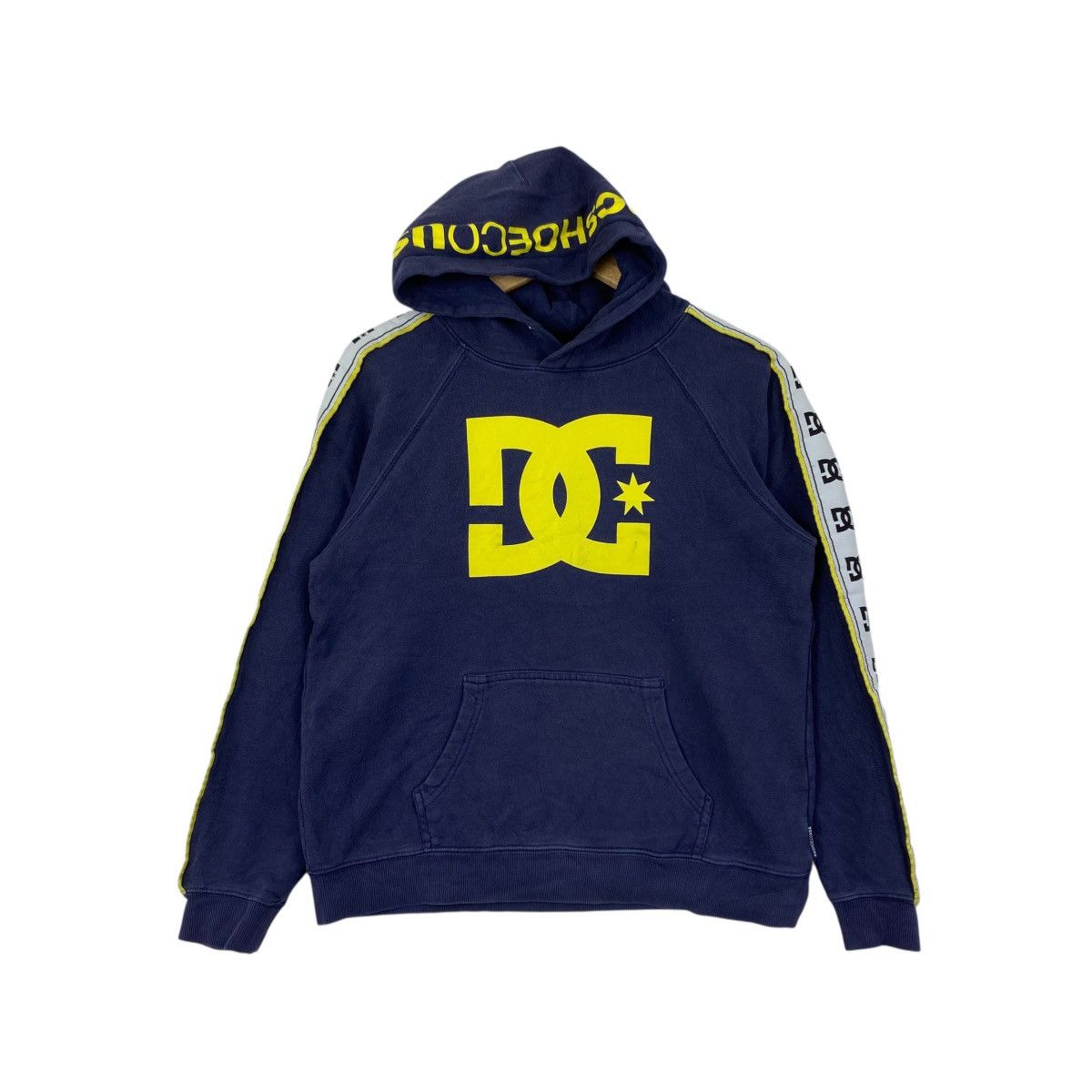 Vintage DC SHOE CO Usa Side Tape Skateboard Logo Print Hooded Size US M / EU 48-50 / 2 - 1 Thumbnail