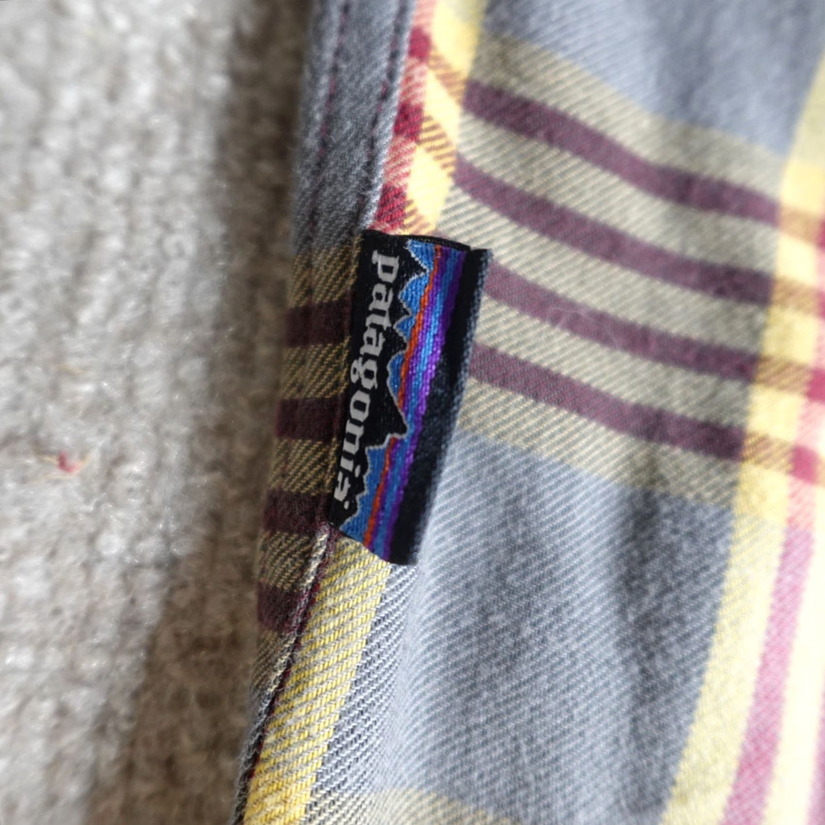 Patagonia Patagonia Shirt Large Beige Gray Plaid Flannel Shirt Mens L Beige Patagonia Shirt Shirt Casual Travel Size US L / EU 52-54 / 3 - 4 Thumbnail