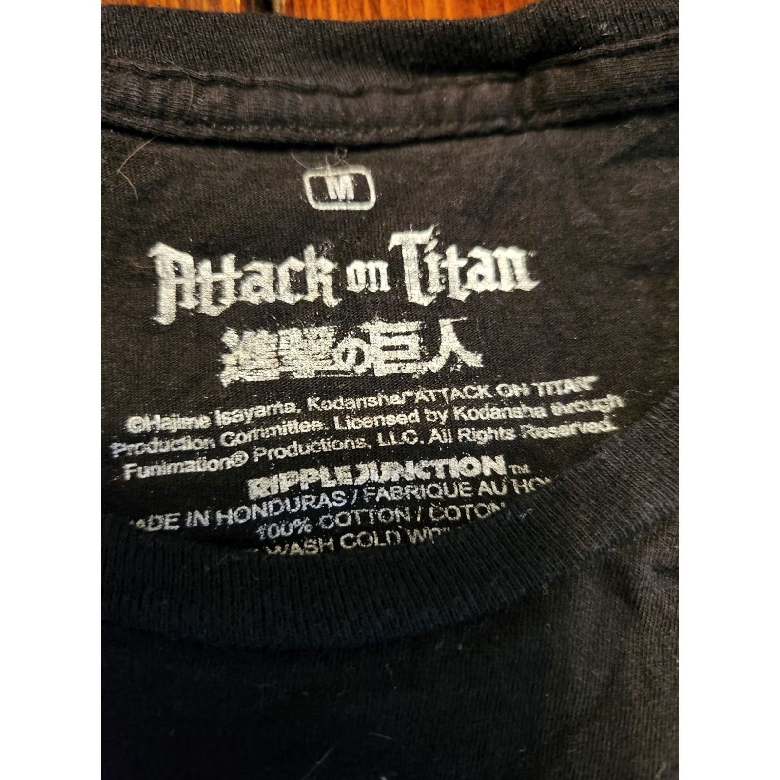 Vintage Attack on Titan T-Shirt Black Graphic Crew Neck Short Sleeve M Men Logo Size US M / EU 48-50 / 2 - 3 Thumbnail