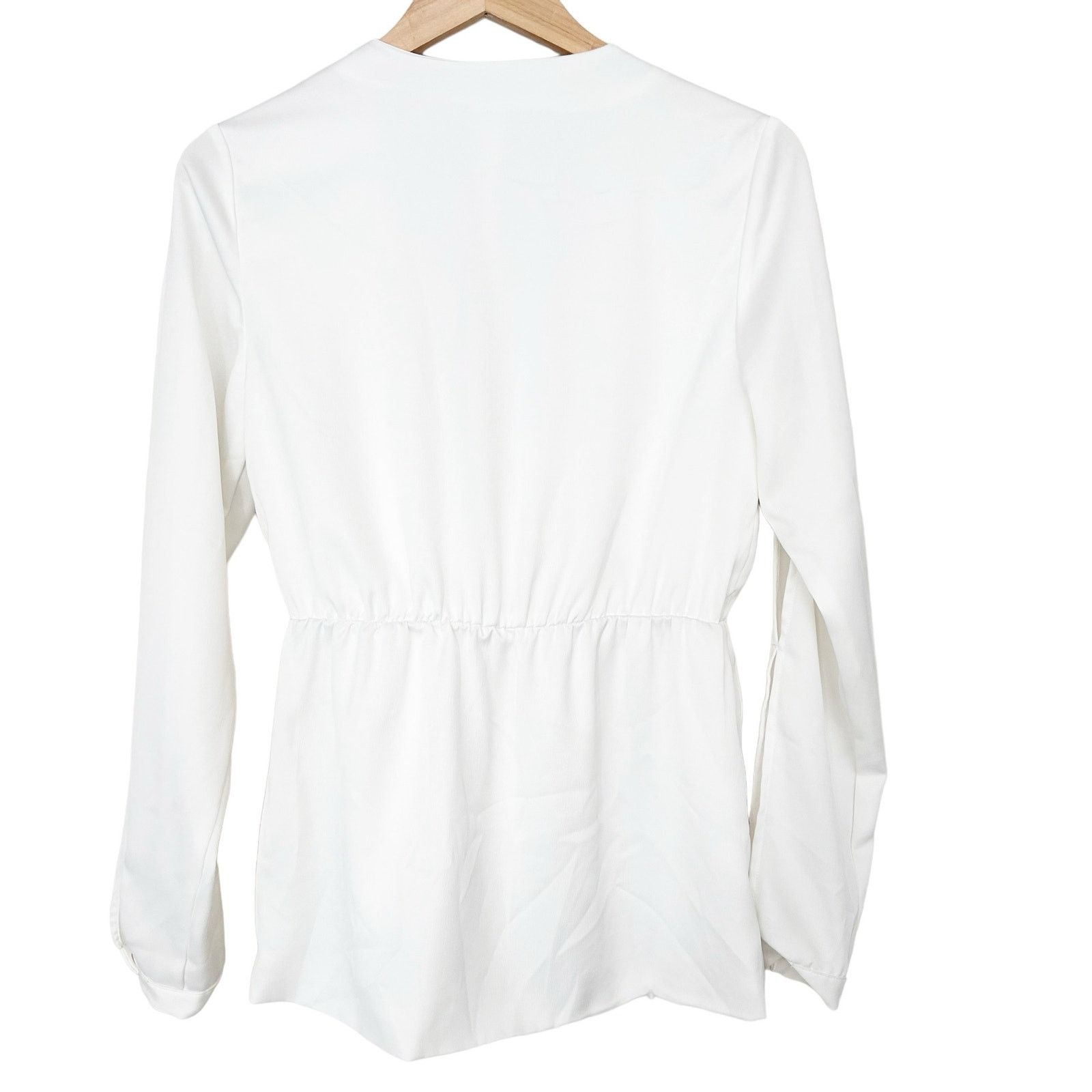 Bebe Bebe White Surplice Blouse Slit Arms Sz 6 Size M / US 6-8 / IT 42-44 - 4 Thumbnail