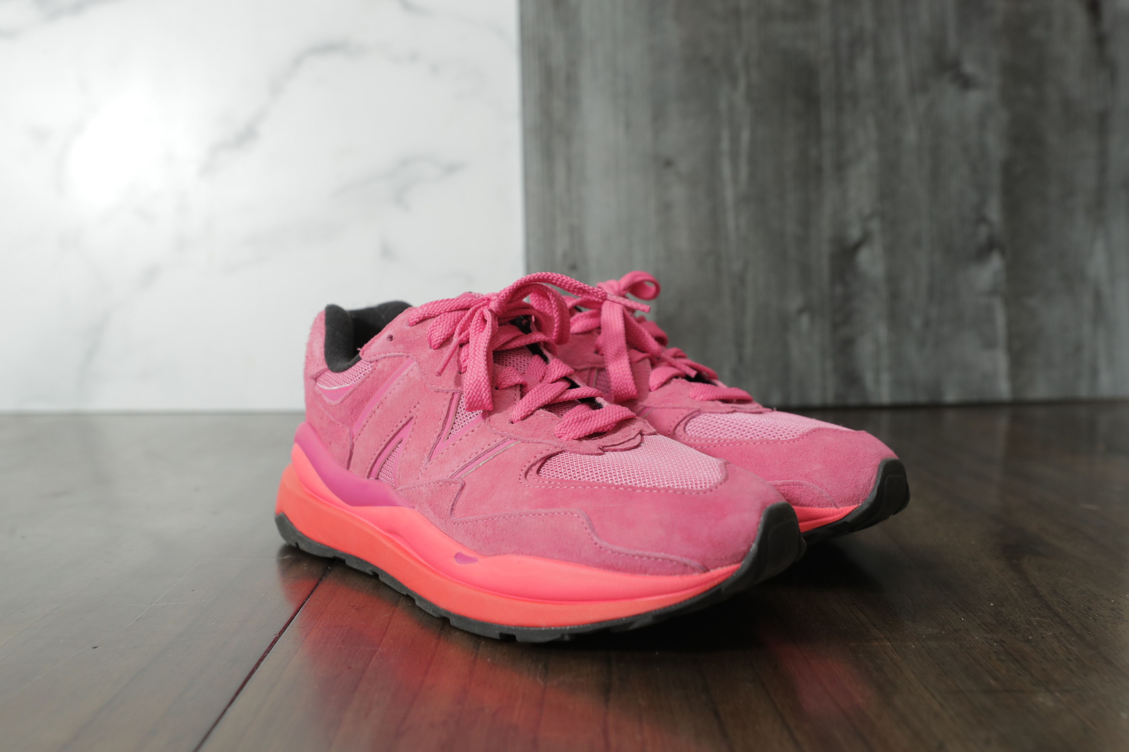 New Balance New Balance 57/40 Valentine's Day (2021) (9.5) Size US 9.5 / EU 42-43 - 2 Thumbnail