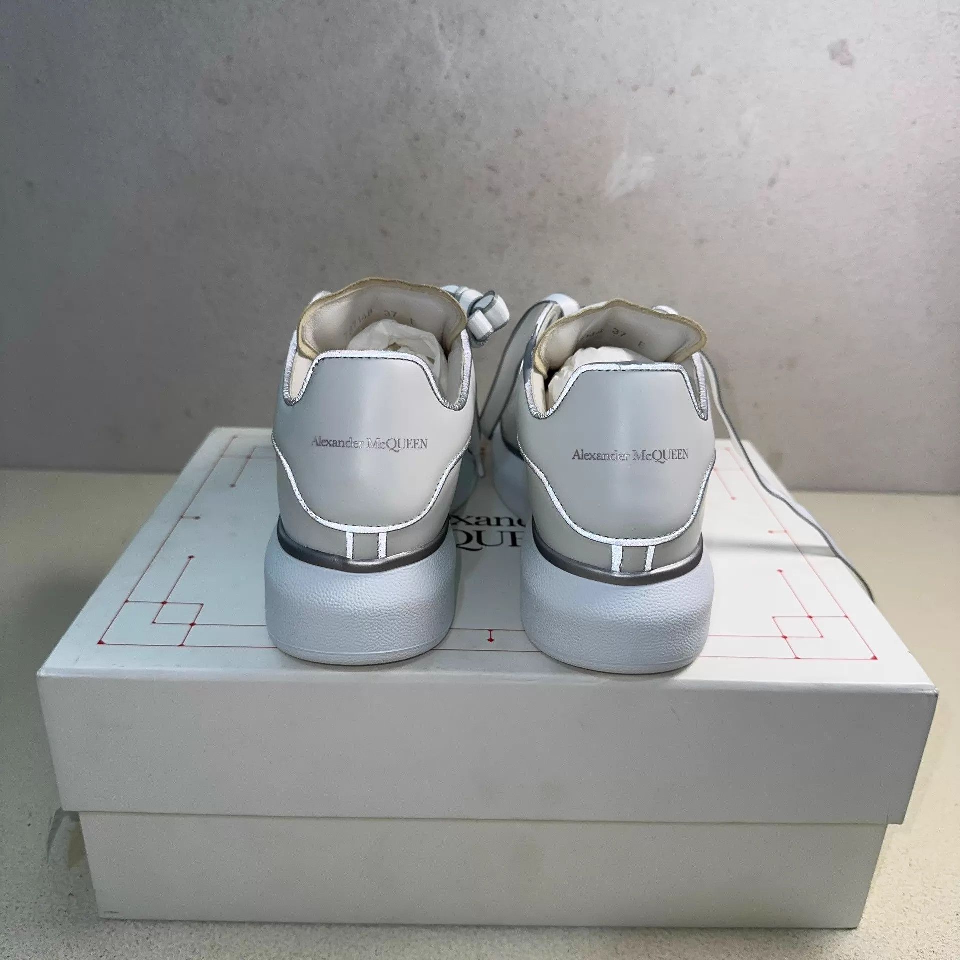 Alexander McQueen Alexander McQueen Oversize Wmns White 37 Sneaker Size US 6.5 / IT 36.5 - 3 Thumbnail