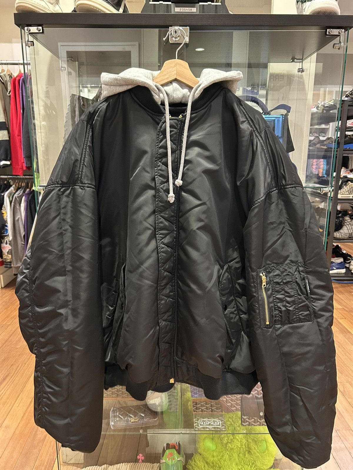 Vetements Vetements X Alpha Industries Bomber university edition Size US S / EU 44-46 / 1 - 3 Thumbnail