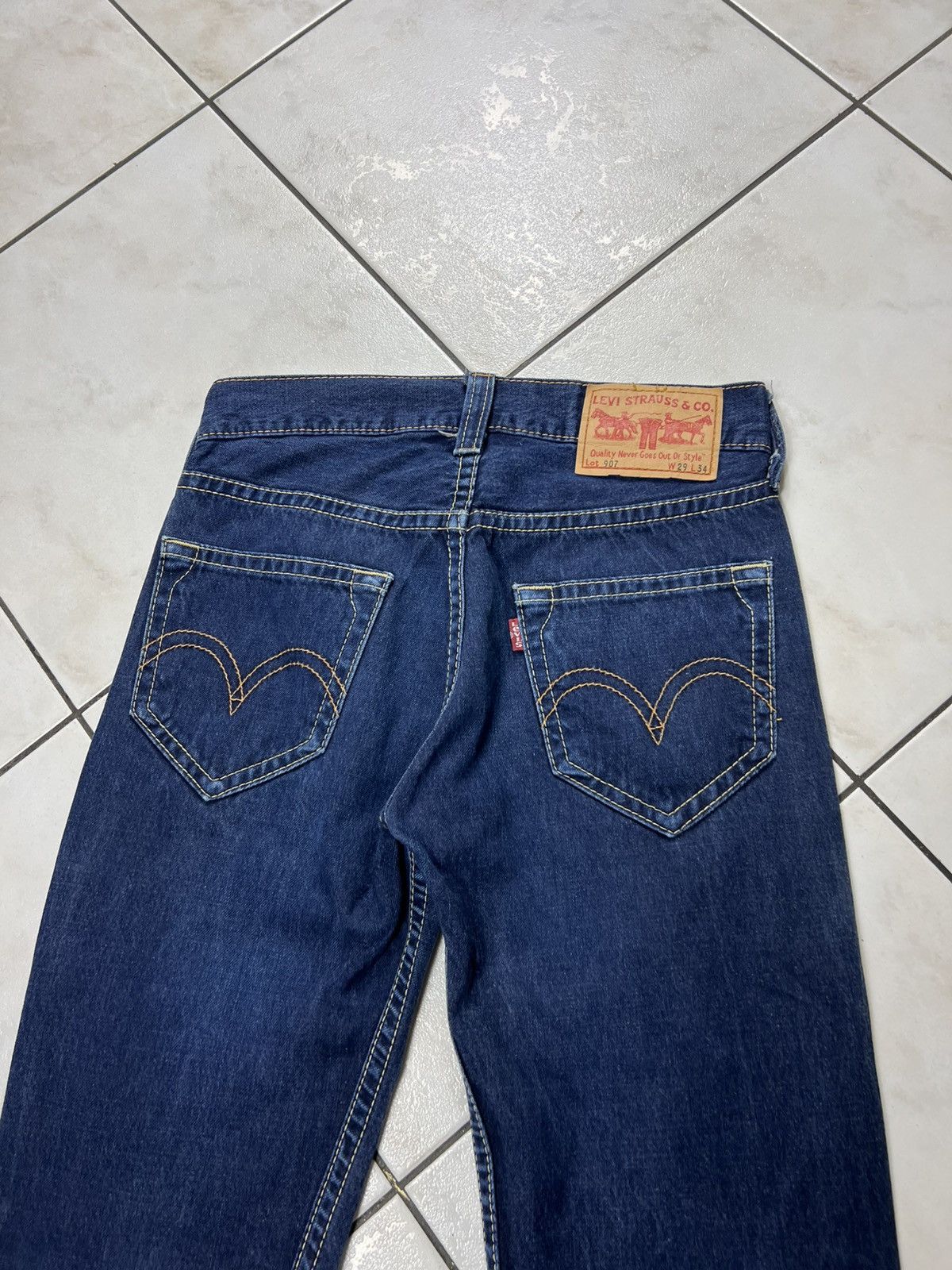 Levi's Vintage Levi’s 907 flared navy denim y2k jeans pants bootcut Size US 29 - 11 Thumbnail