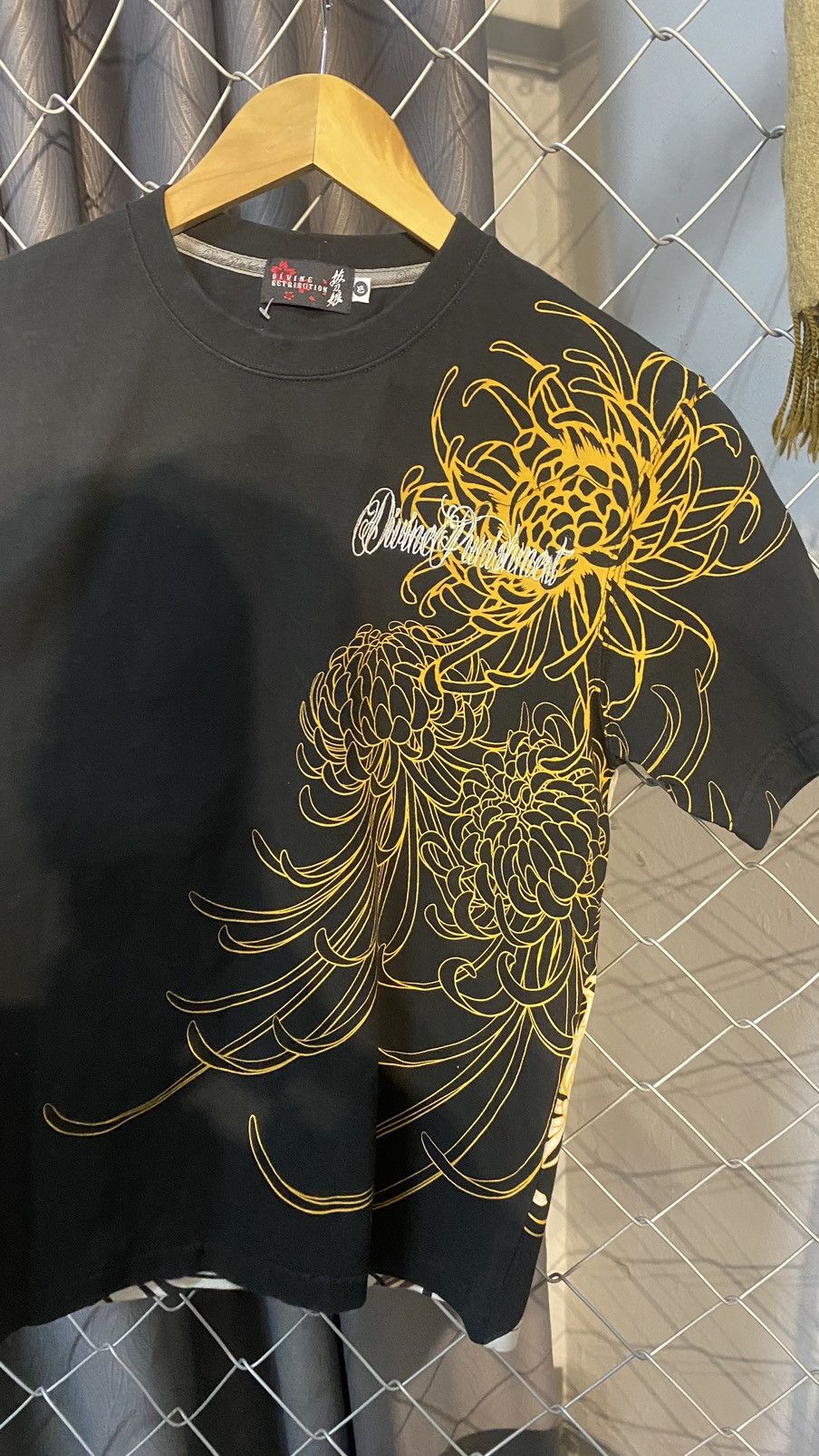 Japanese Brand × Vintage VINTAGE DIVINE RETRIBUTION OVP KATANA GRAPHIC TSHIRT RARE Size US M / EU 48-50 / 2 - 6 Thumbnail