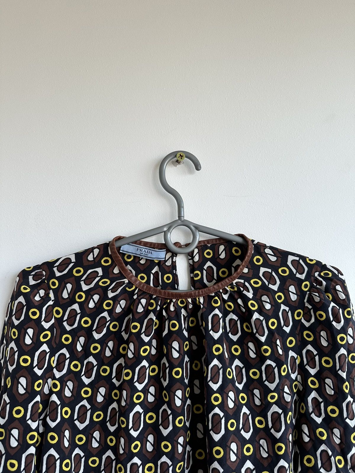 Prada Prada Silk Geometric Pattern Long Sleeve Blouse with Belt 40 Size S / US 4 / IT 40 - 5 Thumbnail