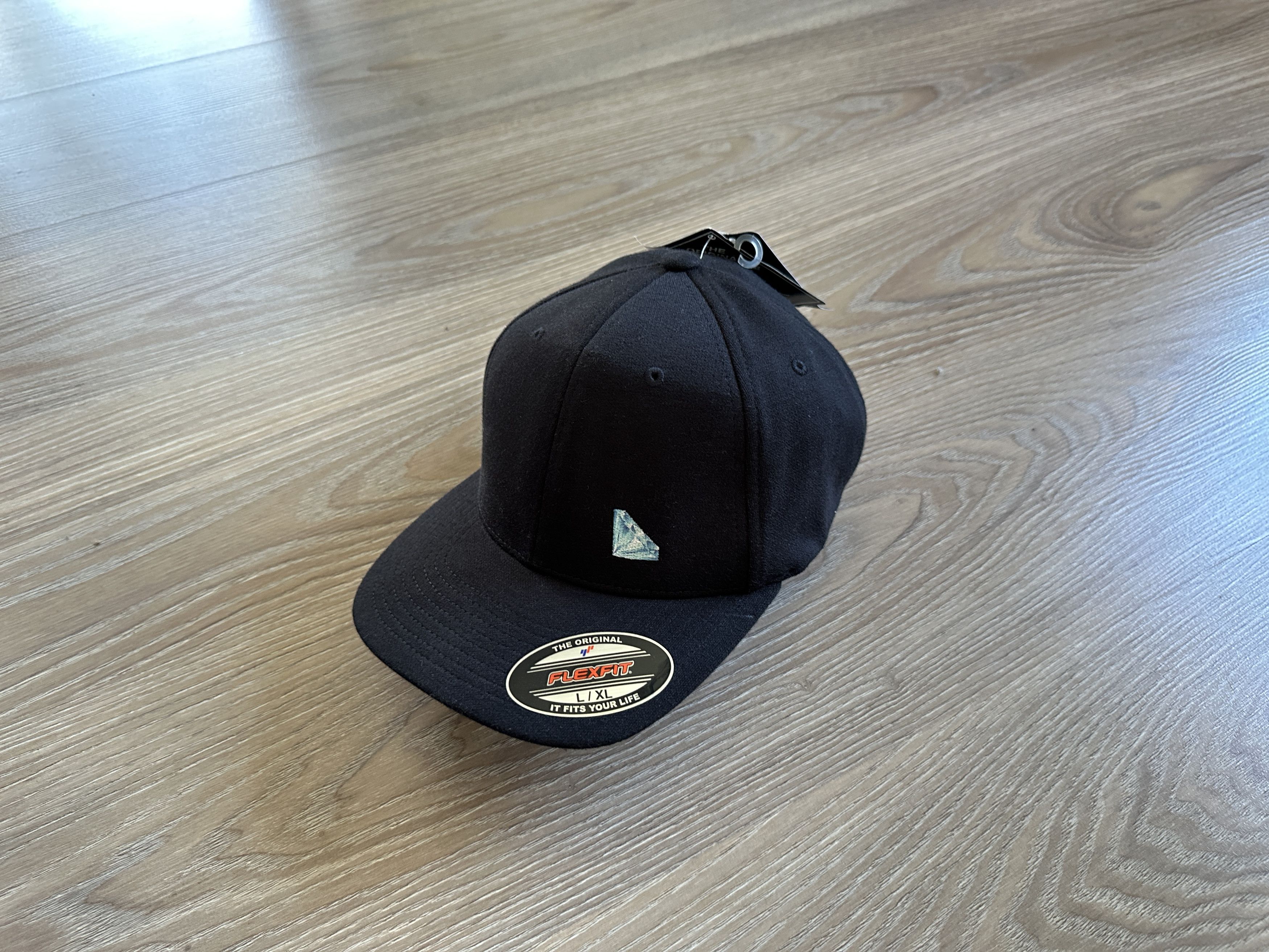 Other New Flexfit Yupoong Black Snapback Size ONE SIZE - 1 Thumbnail