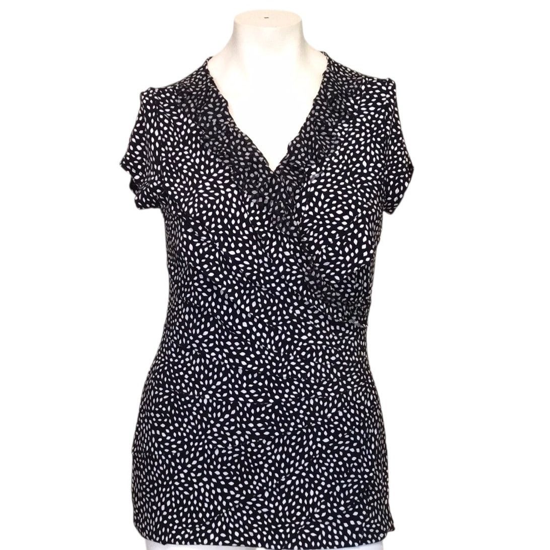 White House Black Market White House Black Market Black White Ruffled Wrap Tunic S Size S / US 4 / IT 40 - 4 Thumbnail