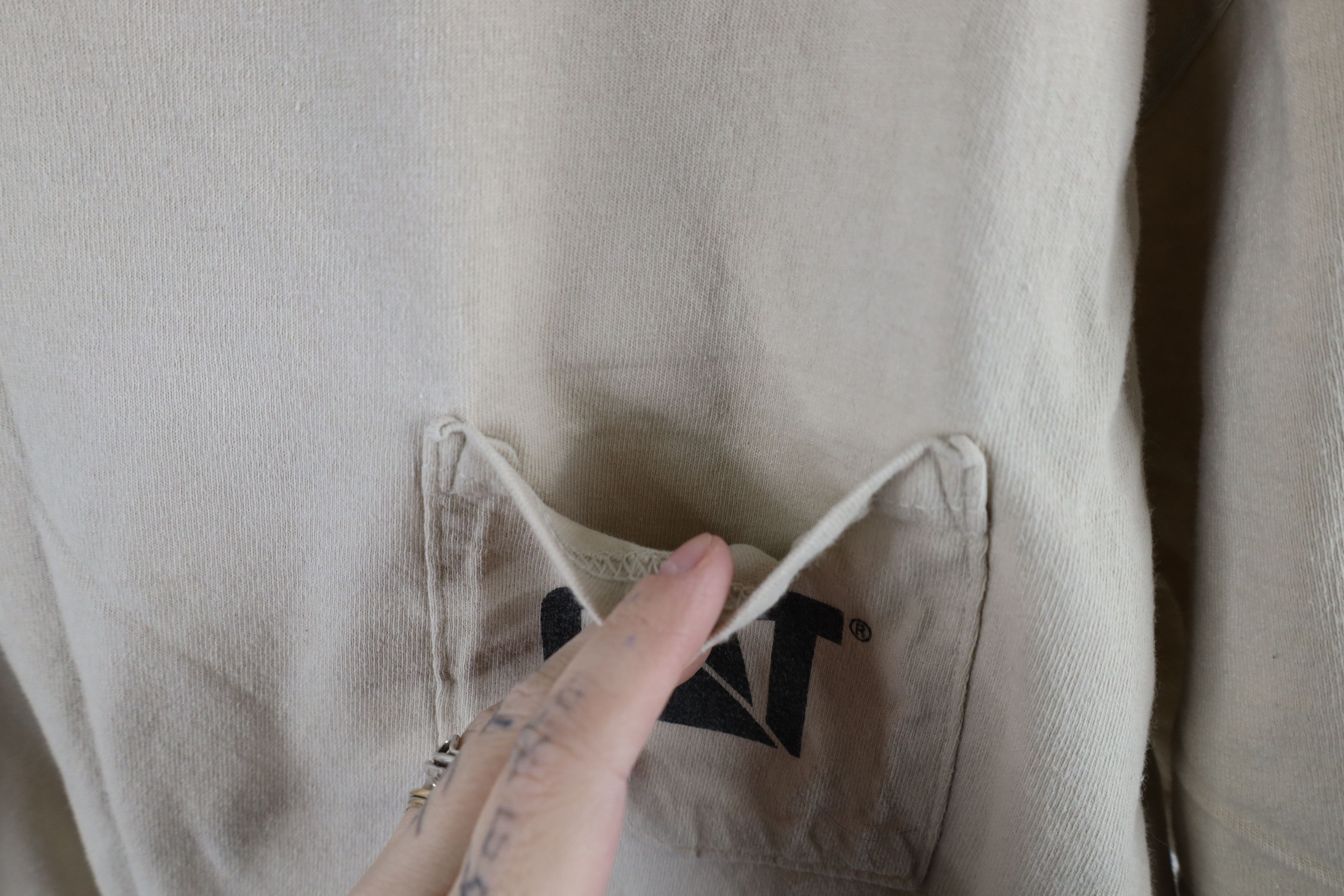 Vintage Vintage Y2K Cat Caterpillar National Show T-Shirt Beige Size US XL / EU 56 / 4 - 5 Thumbnail