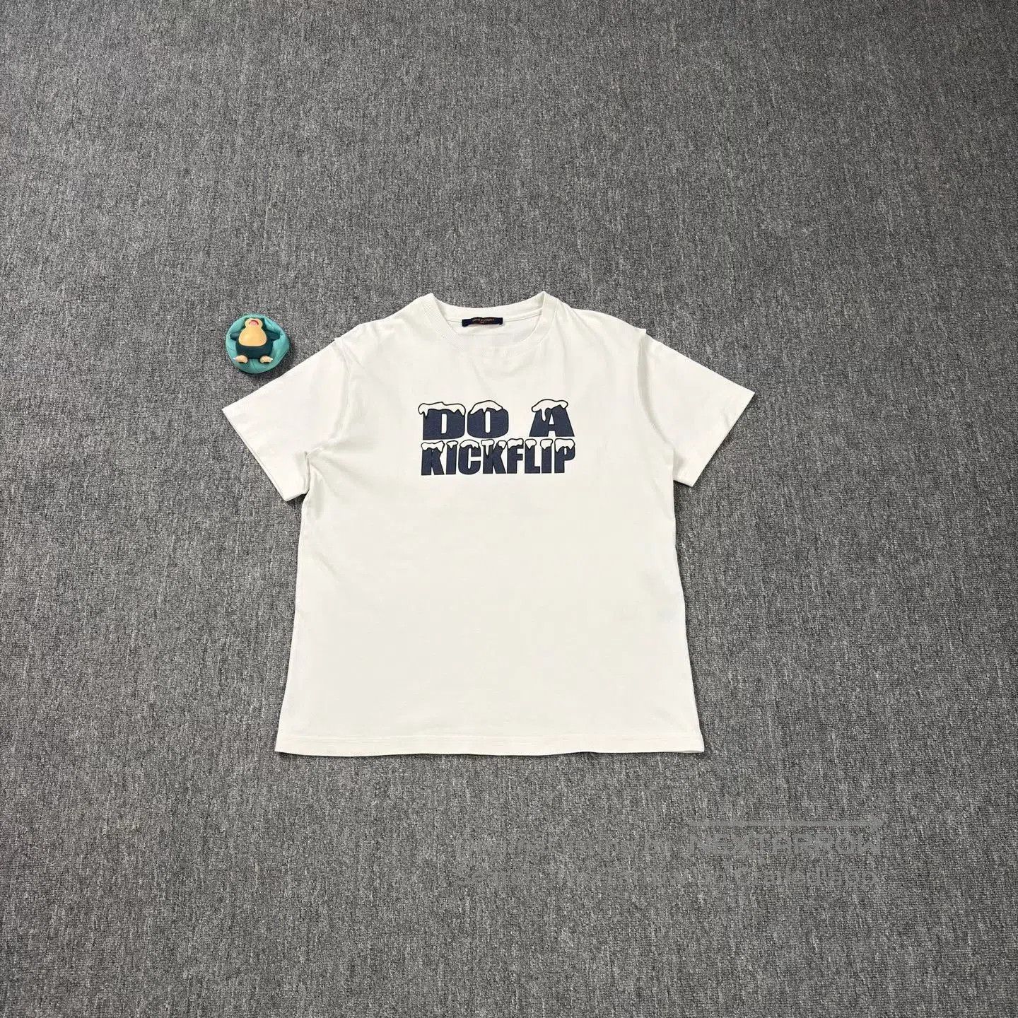 Louis Vuitton LV White Snow Mountain Melt Tee. Size US XL / EU 56 / 4 - 1 Thumbnail