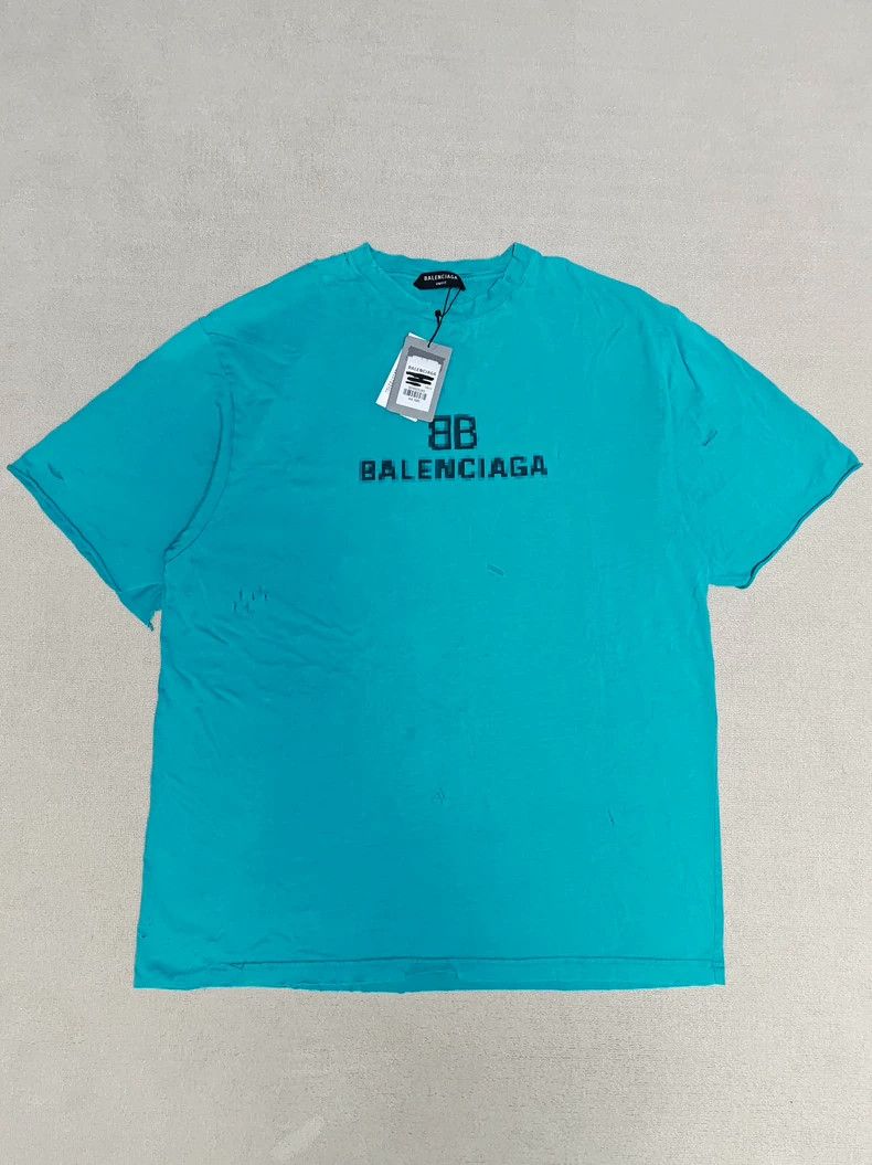 Balenciaga Balenciaga 22SS Distressed Short Sleeve T-shirt - dmc Size US XS / EU 42 / 0 - 1 Thumbnail