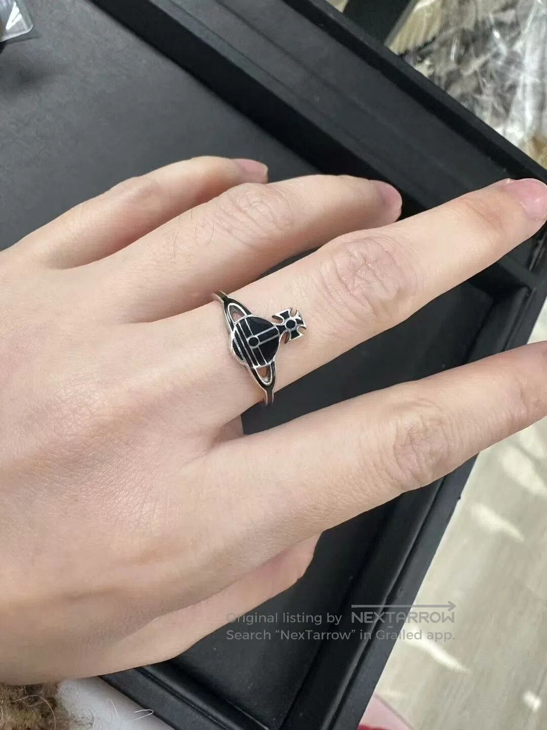 Vivienne Westwood vivienne westwood saturn ring in black silver. Size ONE SIZE - 1 Thumbnail