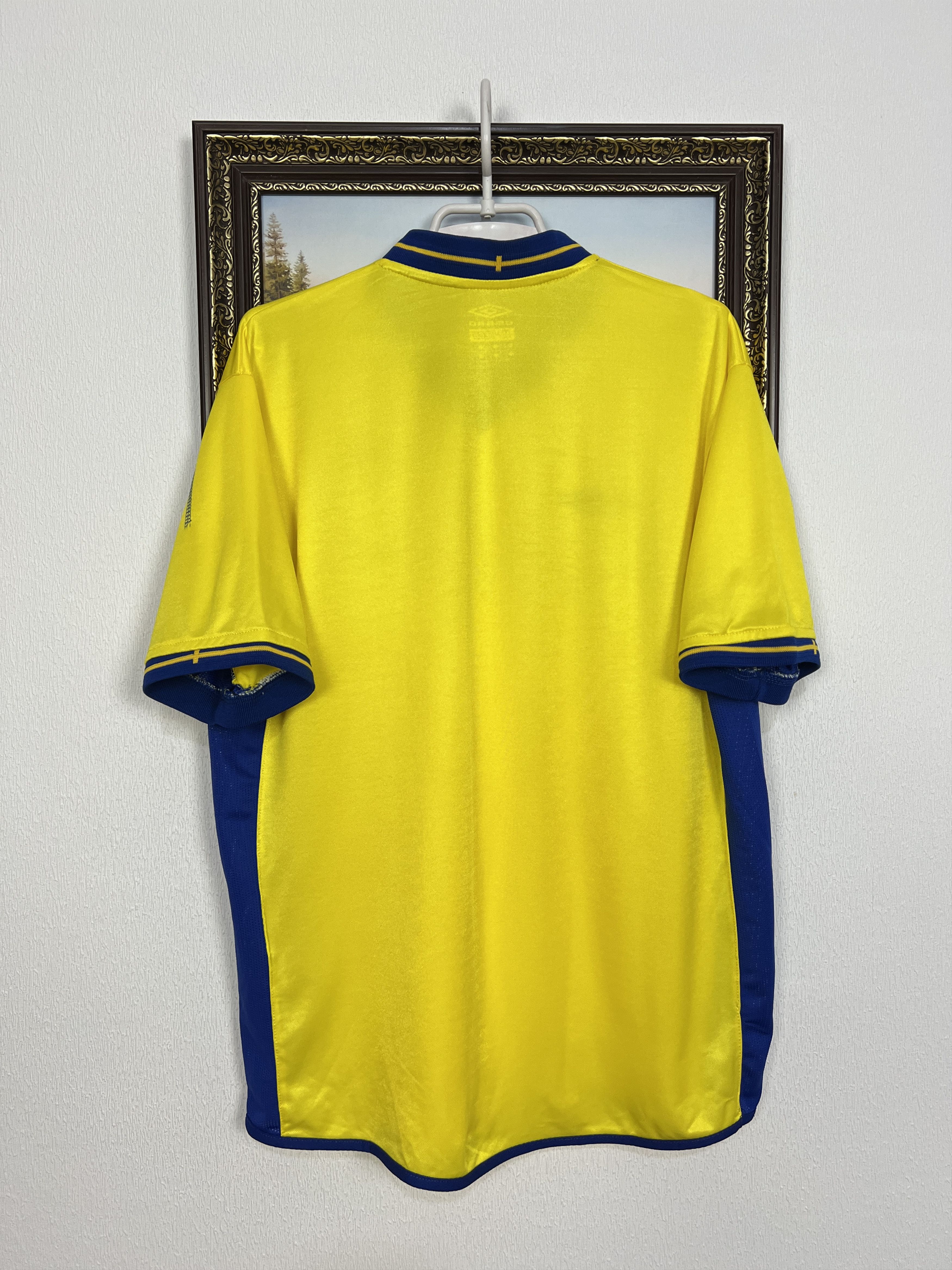 Umbro Sweden Home football shirt Soccer Jersey Trikot National Size US L / EU 52-54 / 3 - 7 Thumbnail