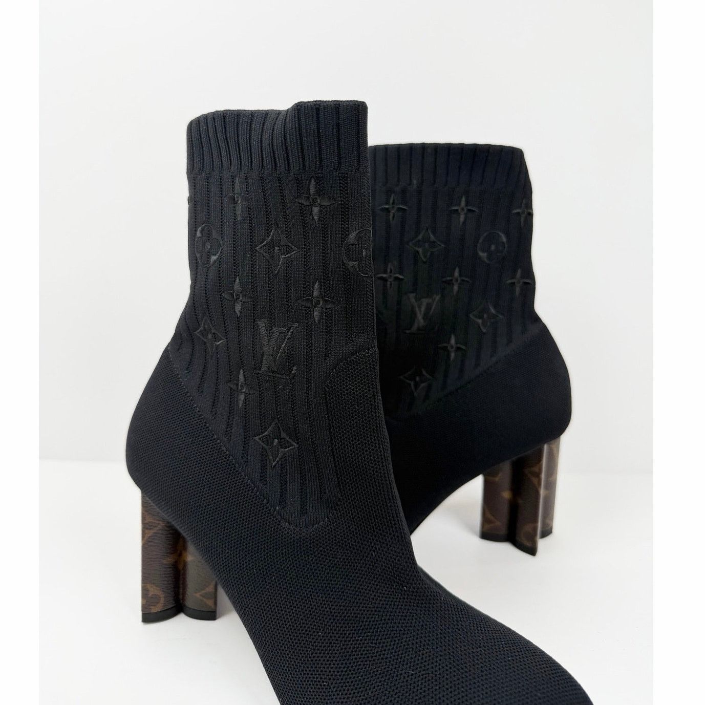 Louis Vuitton Size 38/8 - Louis Vuitton Silhouette Ankle Boot Size US 8 / IT 38 - 2 Thumbnail