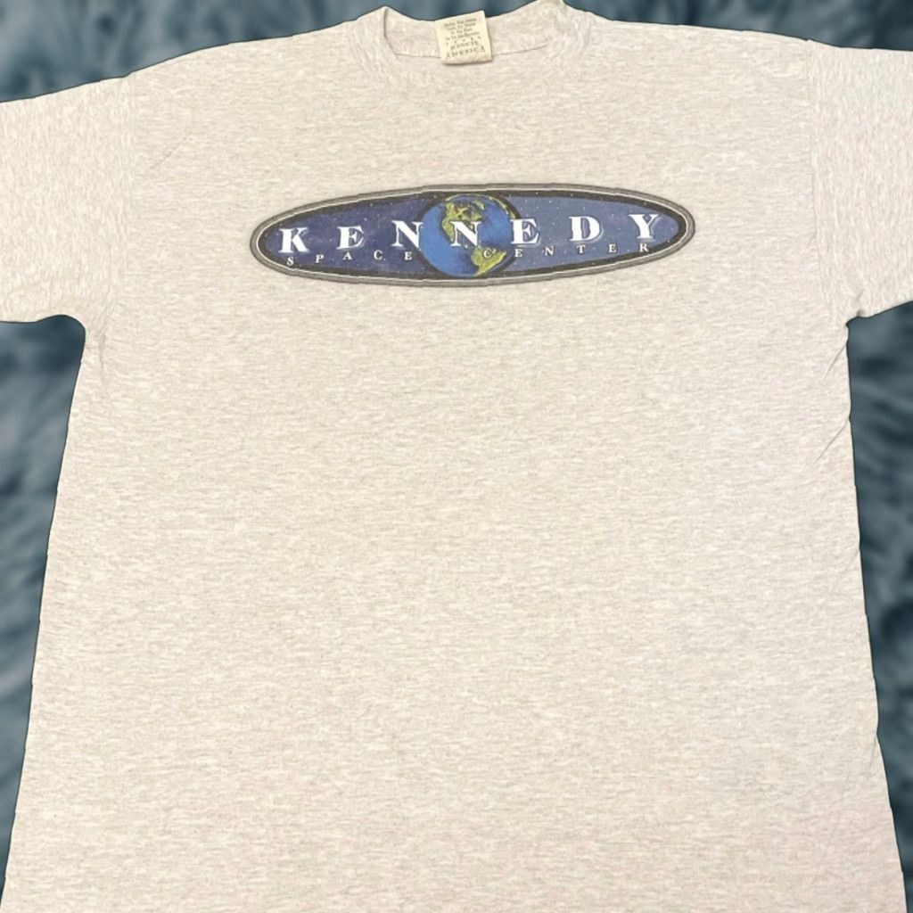Vintage VINTAGE 90s Kennedy Space Center NASA Space Earth VTG Shirt Mens Size L Gray Shirts Mens 90s NASA Space Earth VTG Vintage 90s Mens L Gray Shirt Size US L / EU 52-54 / 3 - 1 Thumbnail