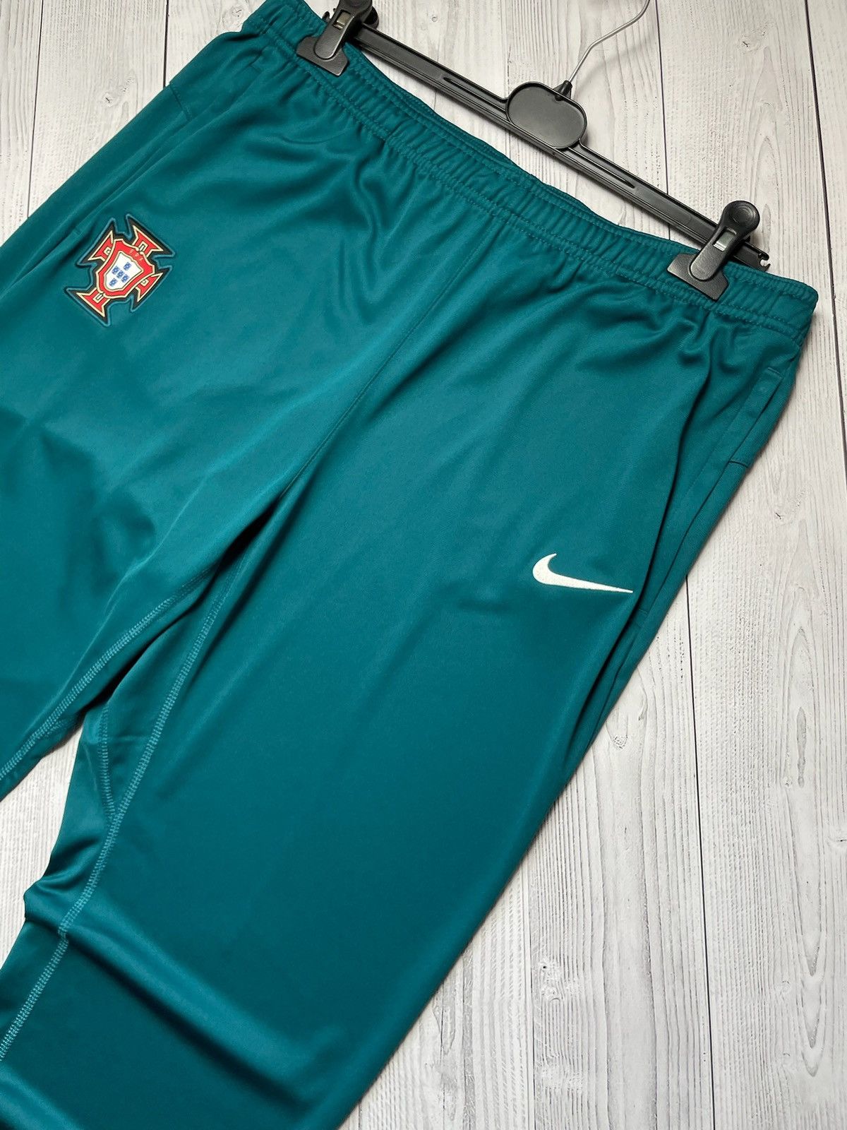 Vintage Nike x Portugal soccer tracksuit size L slim fit green Size US L / EU 52-54 / 3 - 10 Thumbnail