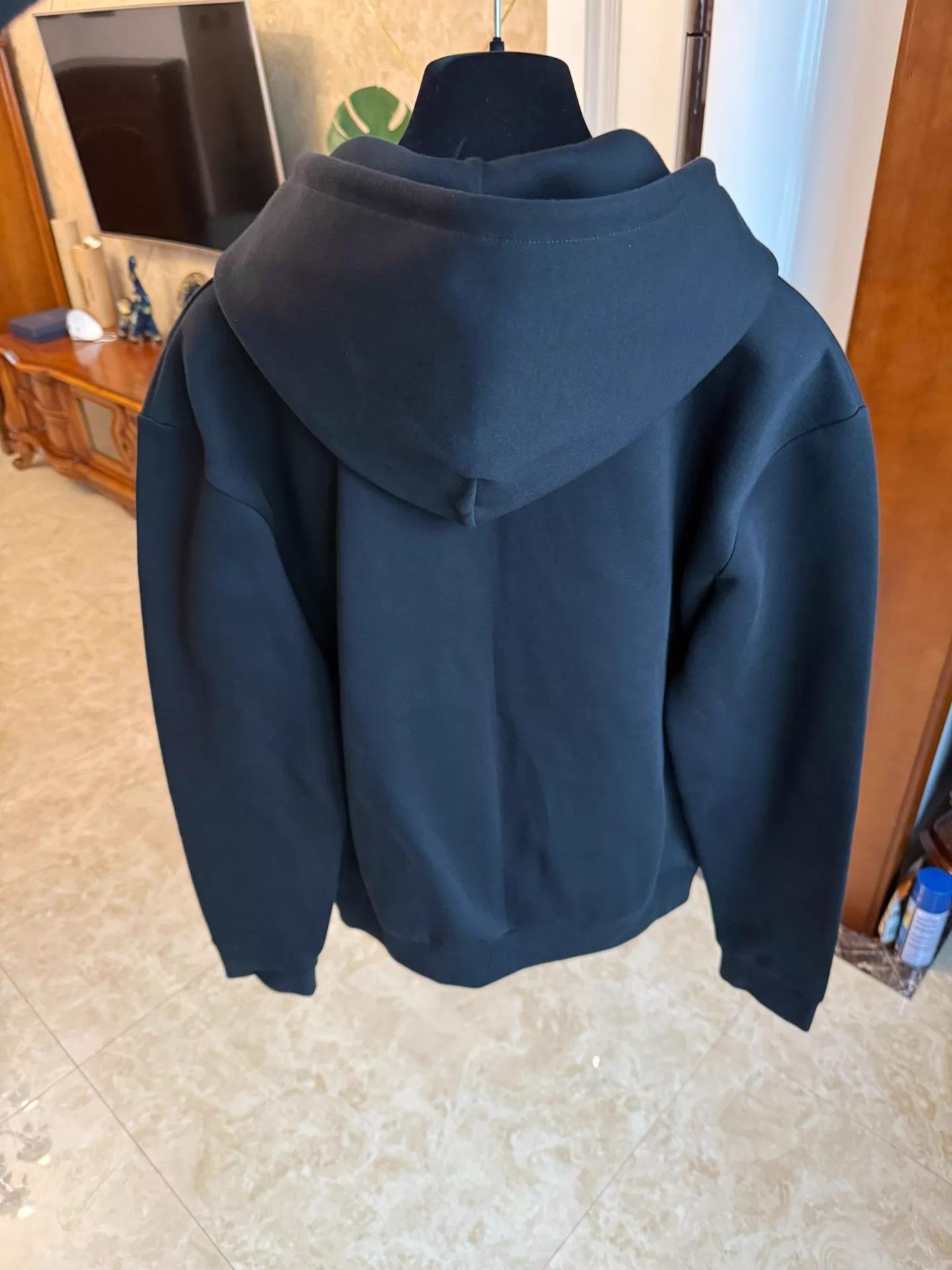 Louis Vuitton LV Black Embroidered Logo Pearl Zip Hooded Jacket M Size M / US 6-8 / IT 42-44 - 2 Thumbnail