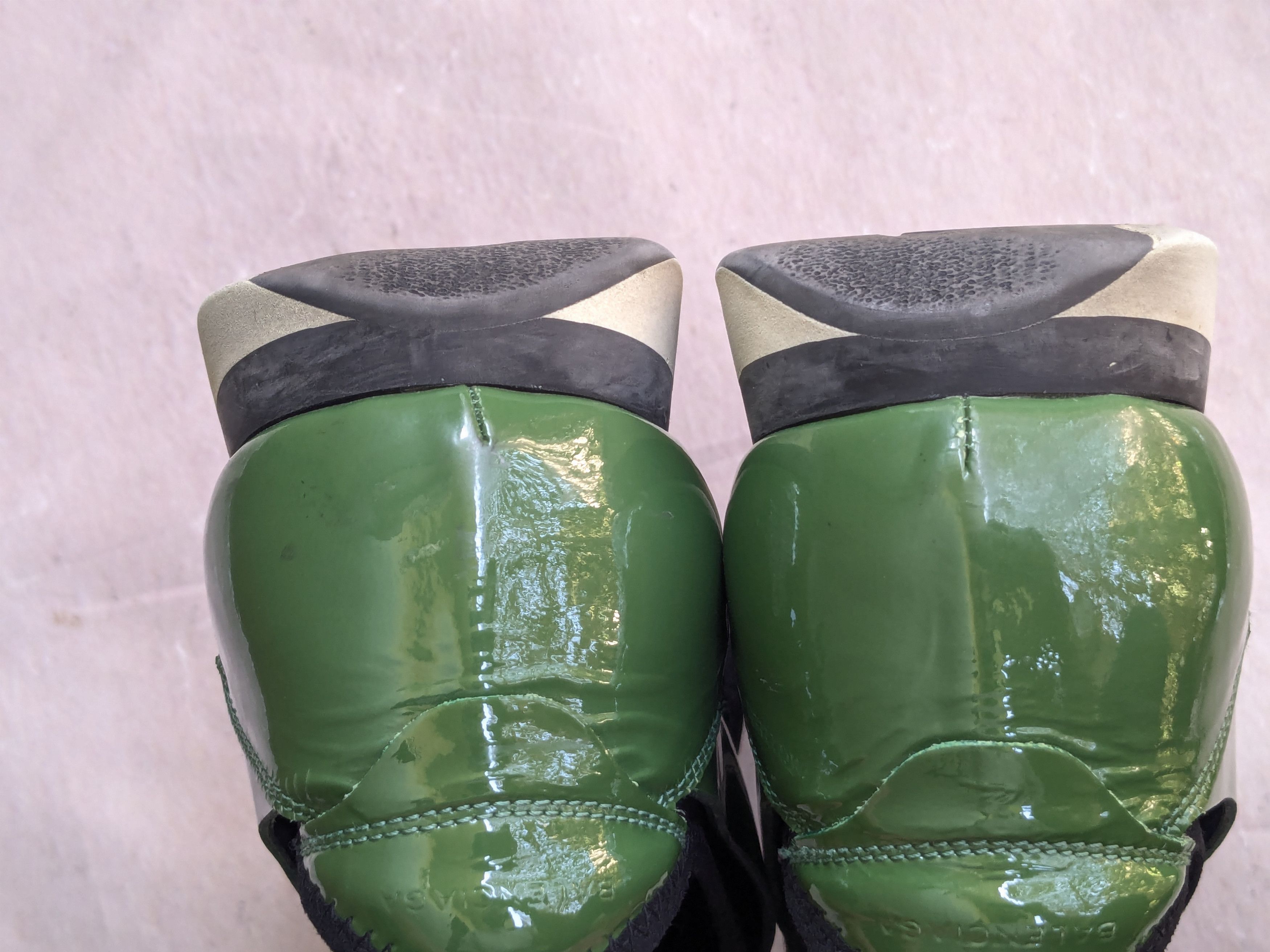 Balenciaga Balenciaga Race Runner Green Black 10 43 Leather Low Tops Size US 10 / EU 43 - 16 Thumbnail