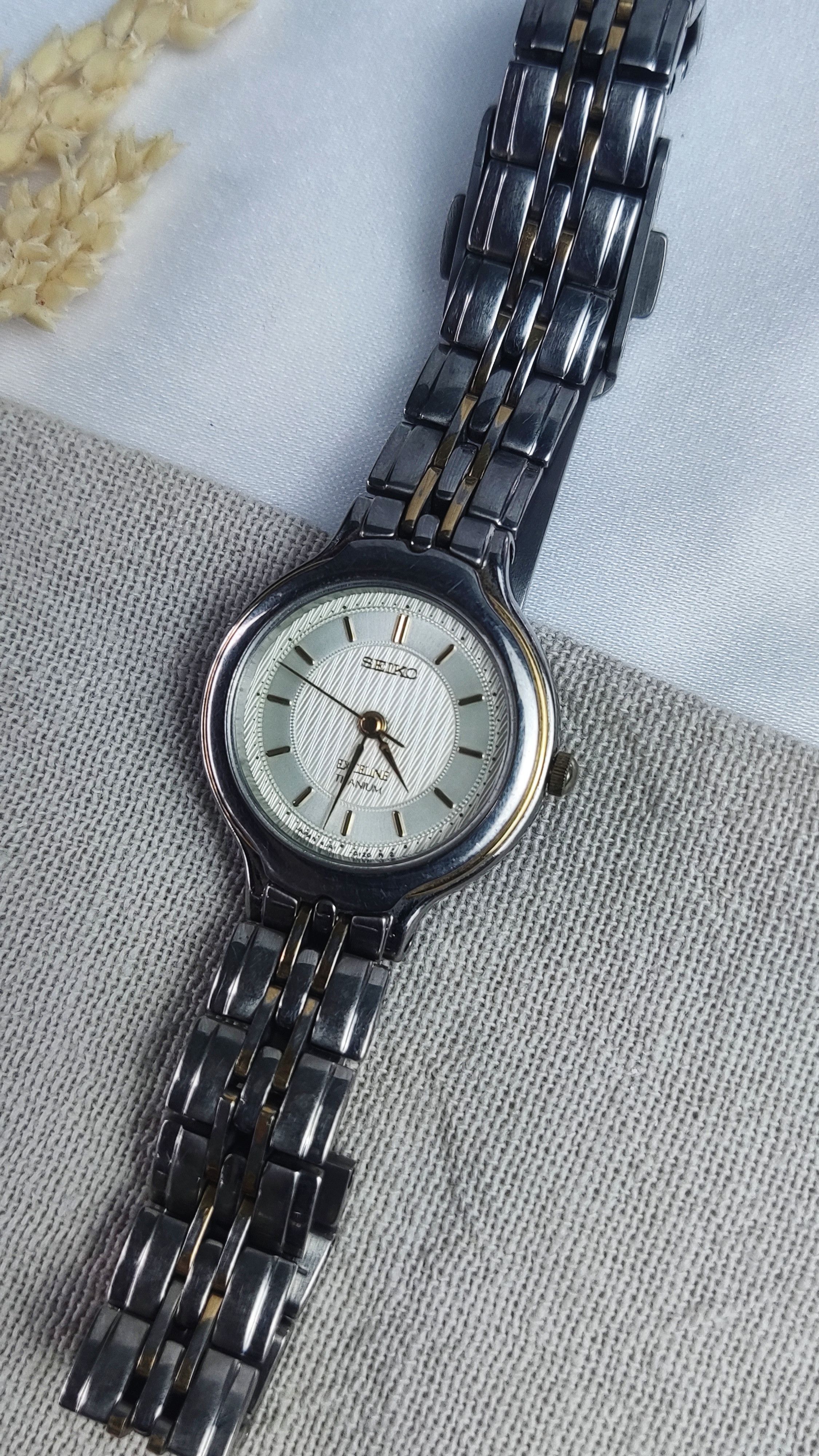 Seiko RARE SEIKO EXCELINE TITANIUM TWO TONE TEXTURE DIAL LADIES ✨ Size ONE SIZE - 2 Thumbnail