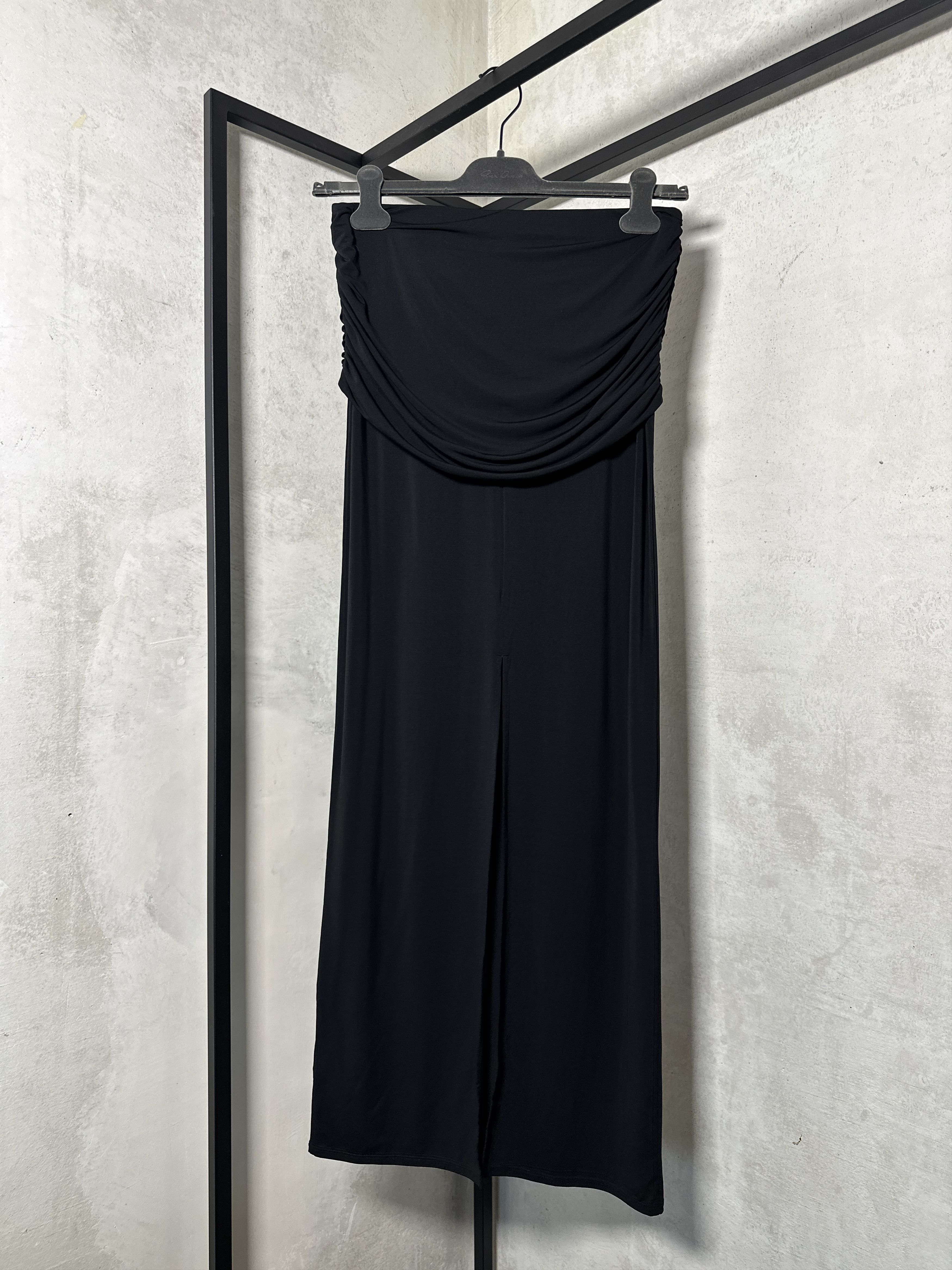 Magda Butrym Magda Butrym x H&M Midi Rose Black Skirt Size 28" / US 6 / IT 42 - 5 Thumbnail