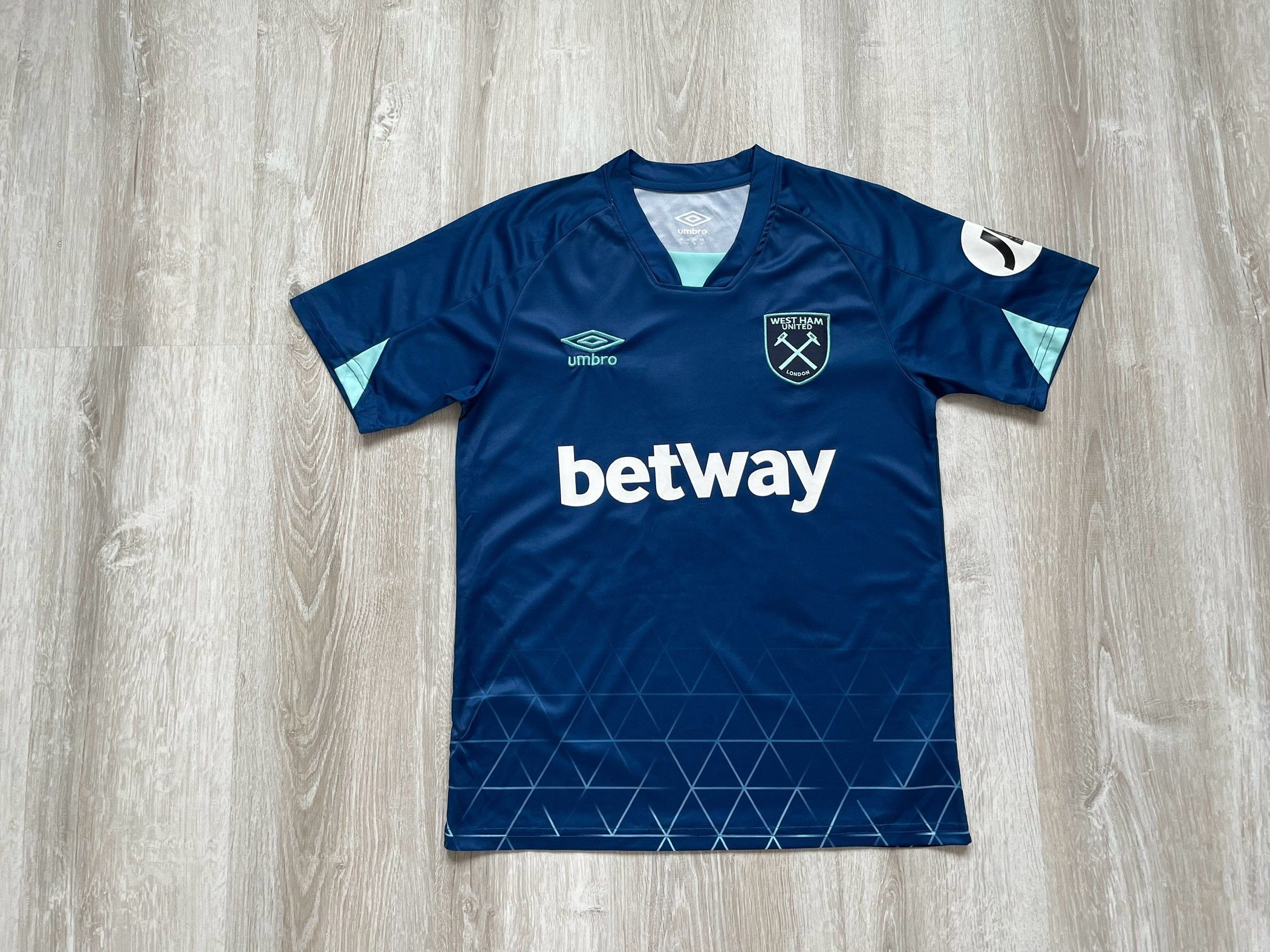 Other × Umbro West Ham United Umbro Third Shirt 2023-24 Football Kudos Size US S / EU 44-46 / 1 - 3 Thumbnail