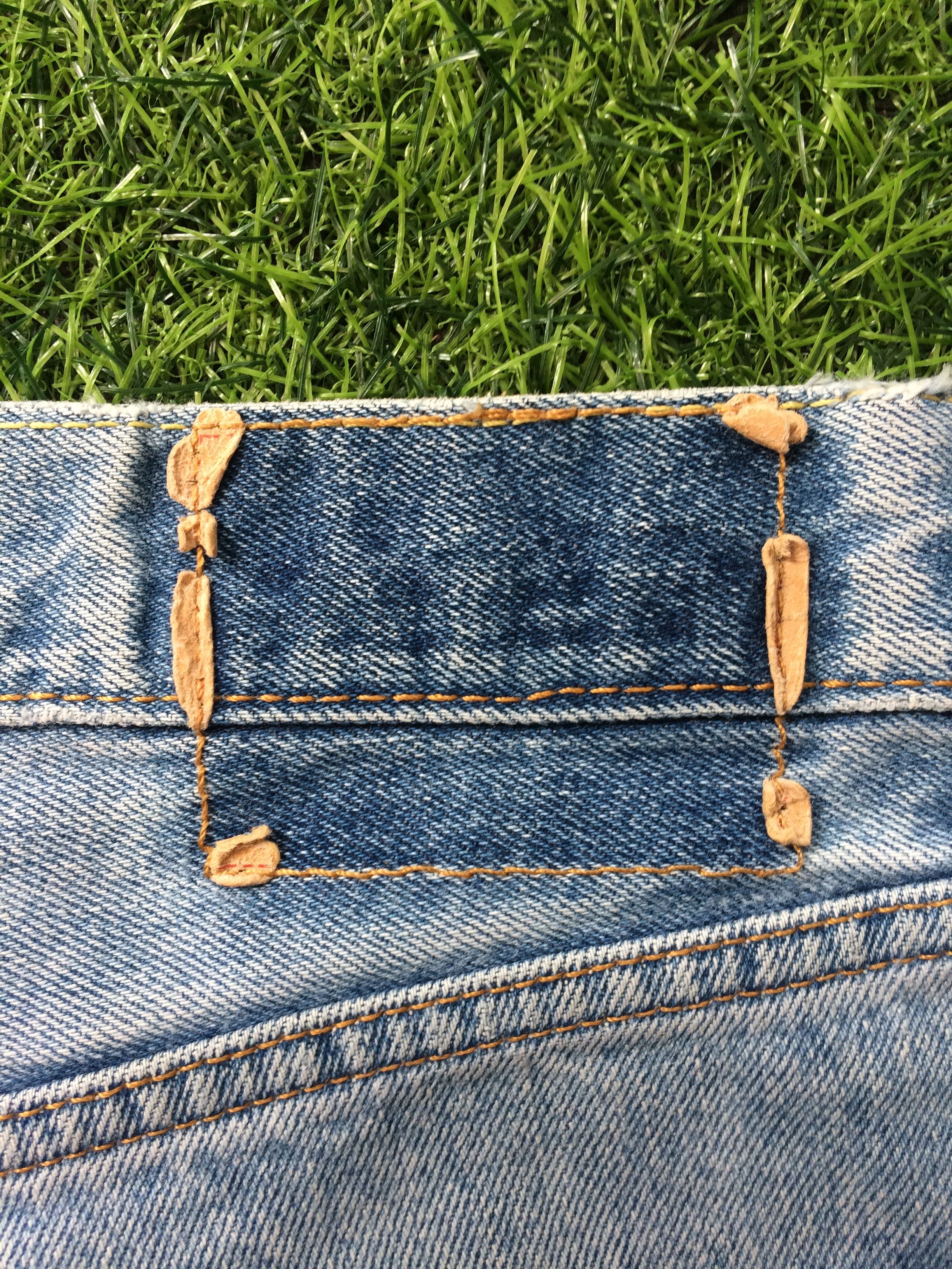 Levi's Distressed Levis 550 Light Wash Jeans #B-1049 Size US 32 / EU 48 - 10 Thumbnail