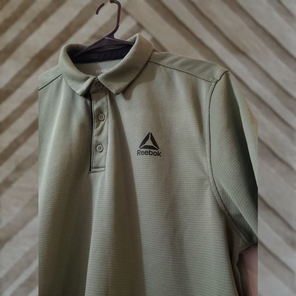 Reebok Reebok Polo Shirt Mens L Green Solid Short Sleeve Golf Performance Logo 90s City College Preppy Sports Shirt Mens L Green Size US L / EU 52-54 / 3 - 1 Thumbnail