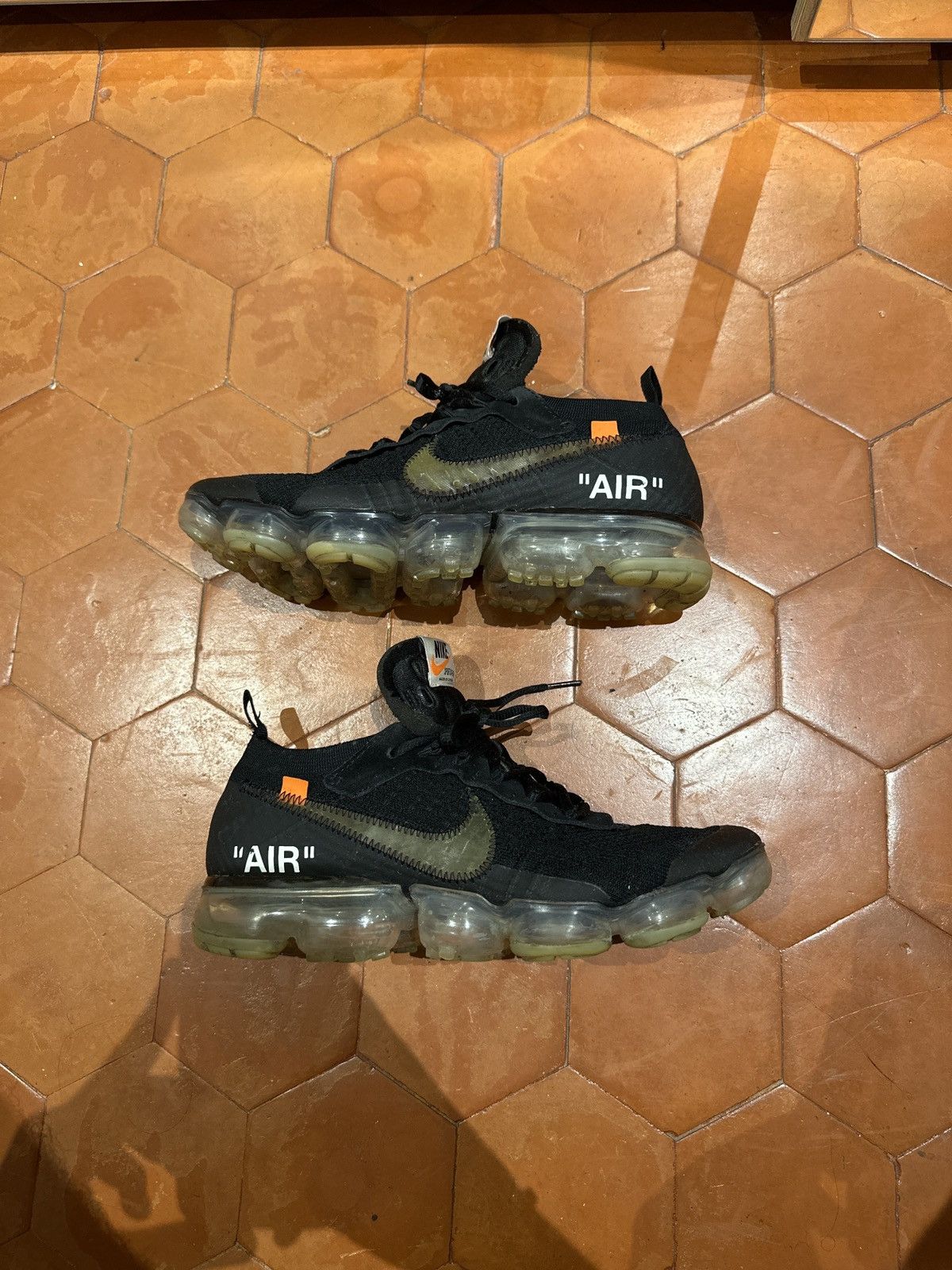 Nike × Off-White Nike x Off-White VaporMax 2018 Size US 9.5 / EU 42-43 - 2 Thumbnail