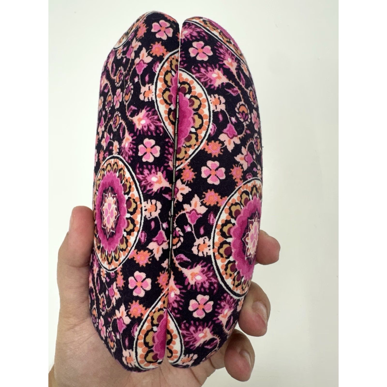 Vera Bradley Vera Bradley Raspberry Medallion Hardshell Glasses Case Eyeglasses Cover Clutch Unisex Adults Small Raspberry Paisley Vintage No Size ONE SIZE - 4 Thumbnail