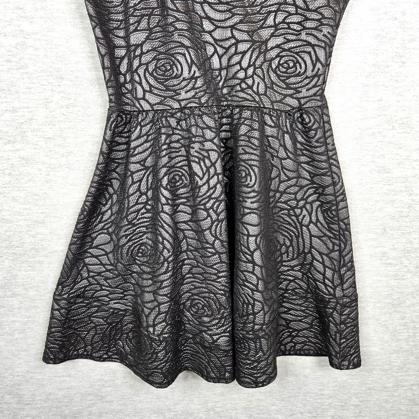 Saks Fifth Avenue Saks Fifth Avenue Women’s Mini Dress Black L/G Sleeveless Scoop Neck Polyester Spandex Casual Vintage: No Size L / US 10 / IT 46 - 6 Thumbnail