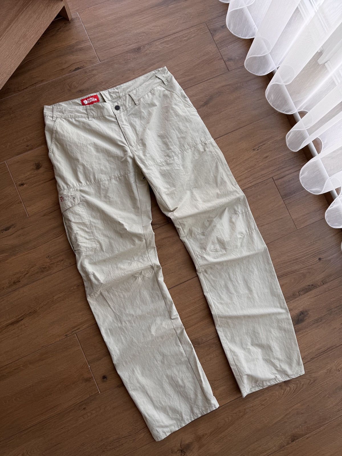 Fjallraven × Vintage Vintage Fjallraven Beige Nylon Cargo Lightweight Pants Size US 34 / EU 50 - 7 Thumbnail