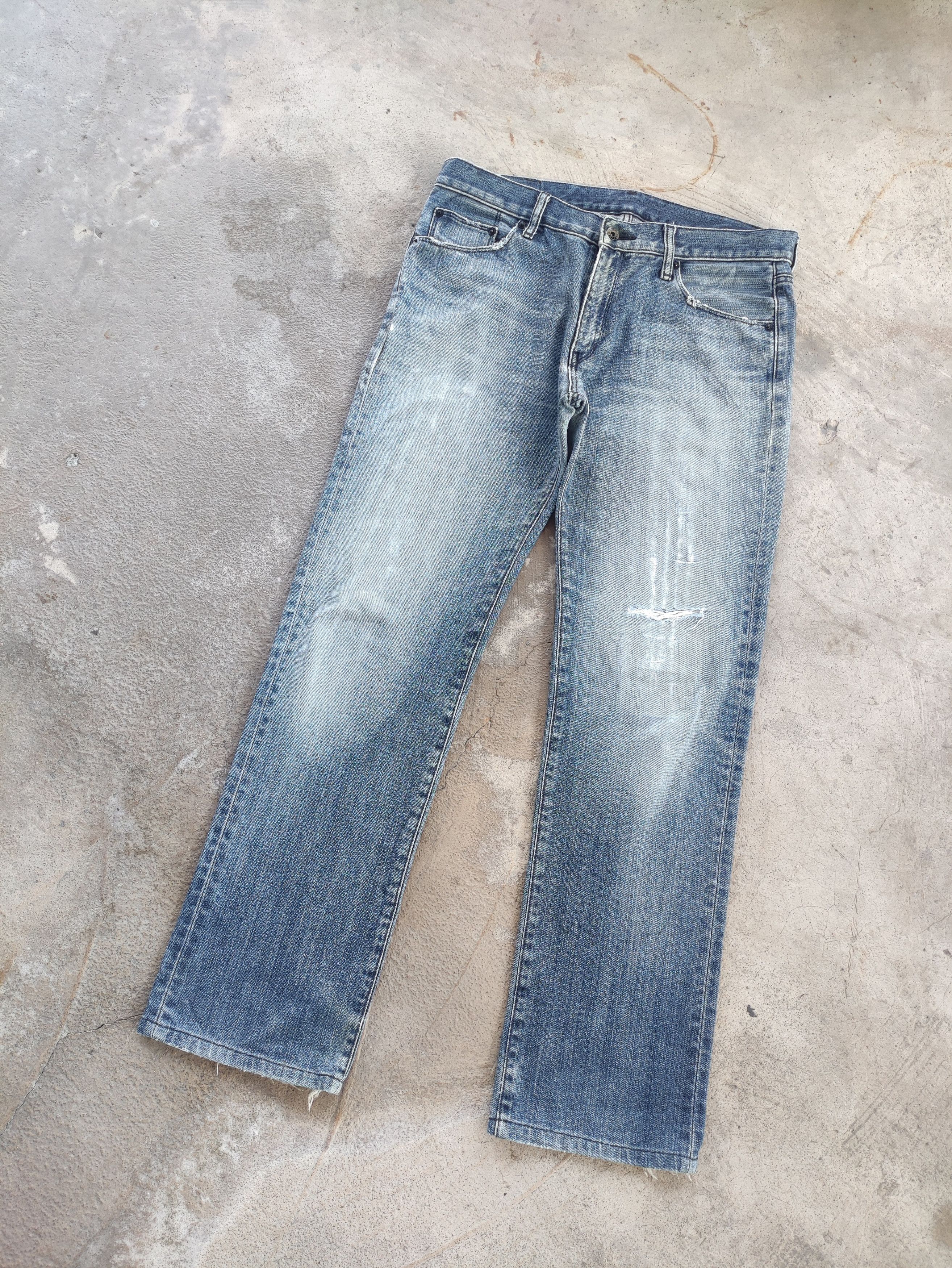 Japanese Brand Vintage Japanese Jean Distressed Faded Denim Pants Size US 36 / EU 52 - 2 Thumbnail