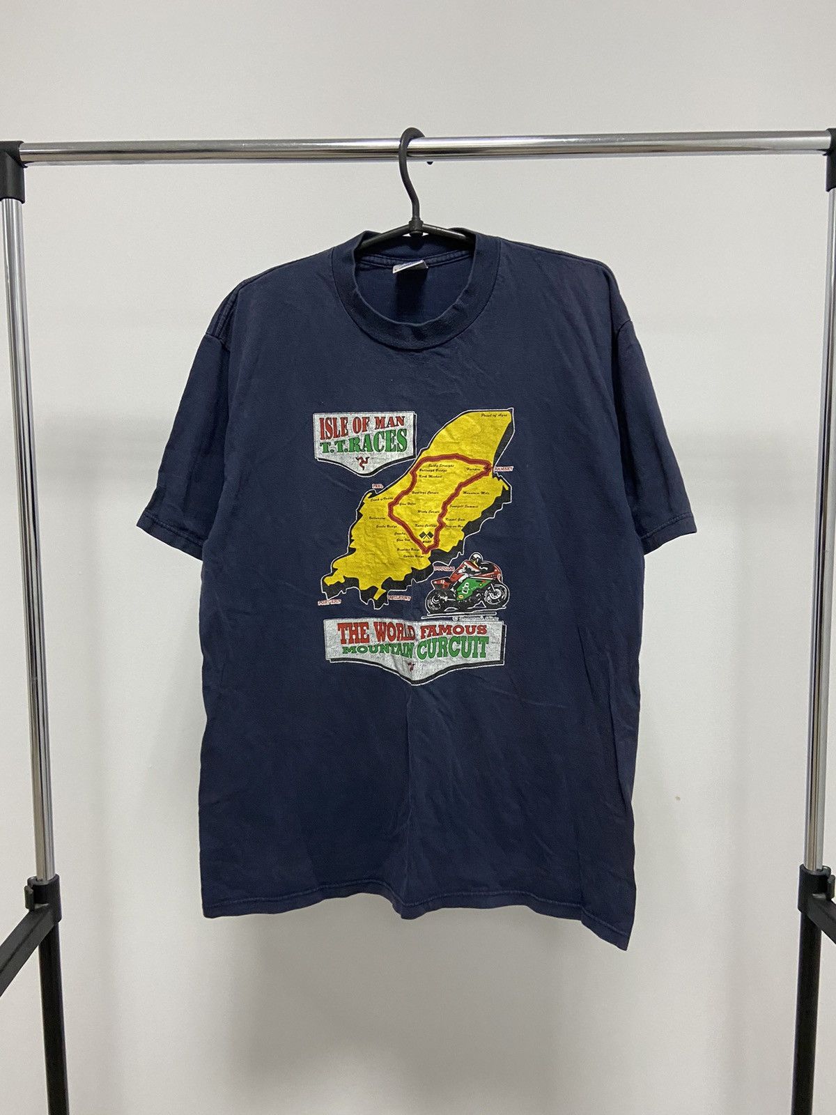 Other Isle of man Vintage T Shirt Big Logo Moto Racing Y2K Sport Size US L / EU 52-54 / 3 - 1 Thumbnail