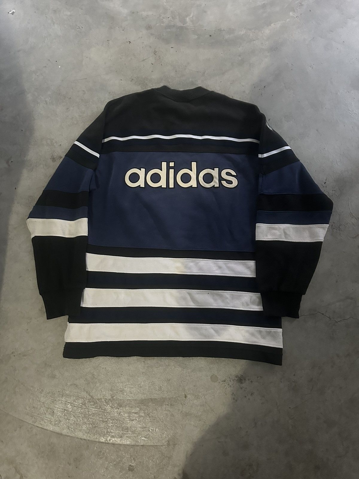 Vintage Adidas Vintage Crewneck Size US L / EU 52-54 / 3 - 6 Thumbnail