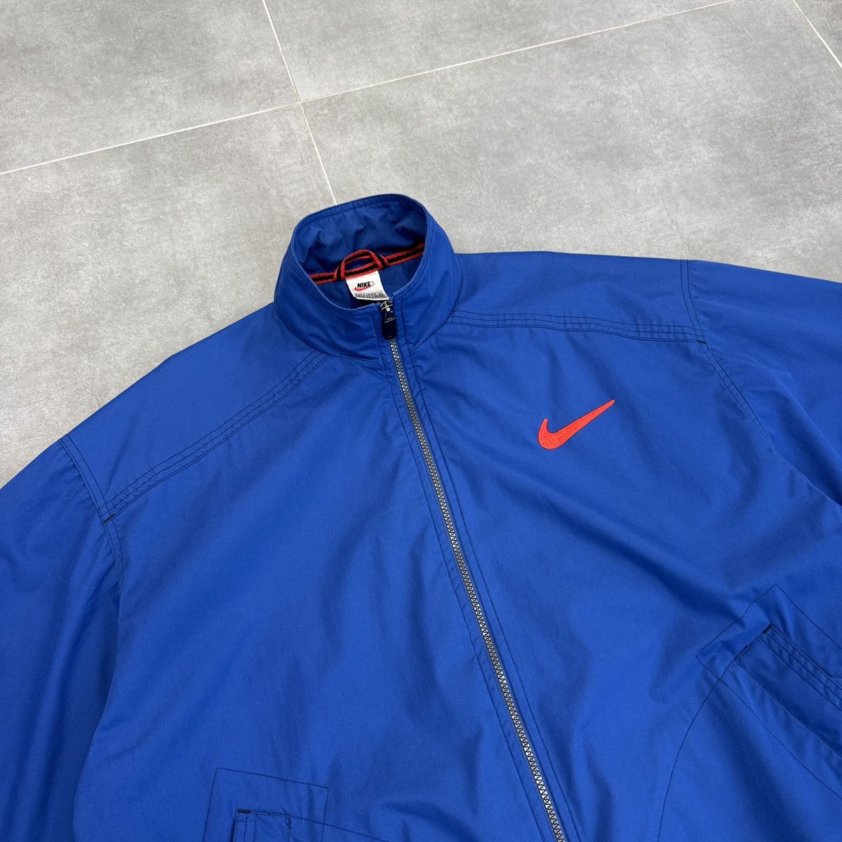 Nike Vintage Nike Embroidered Logo Bomber Jacket Blue Men Size L Size US L / EU 52-54 / 3 - 8 Thumbnail