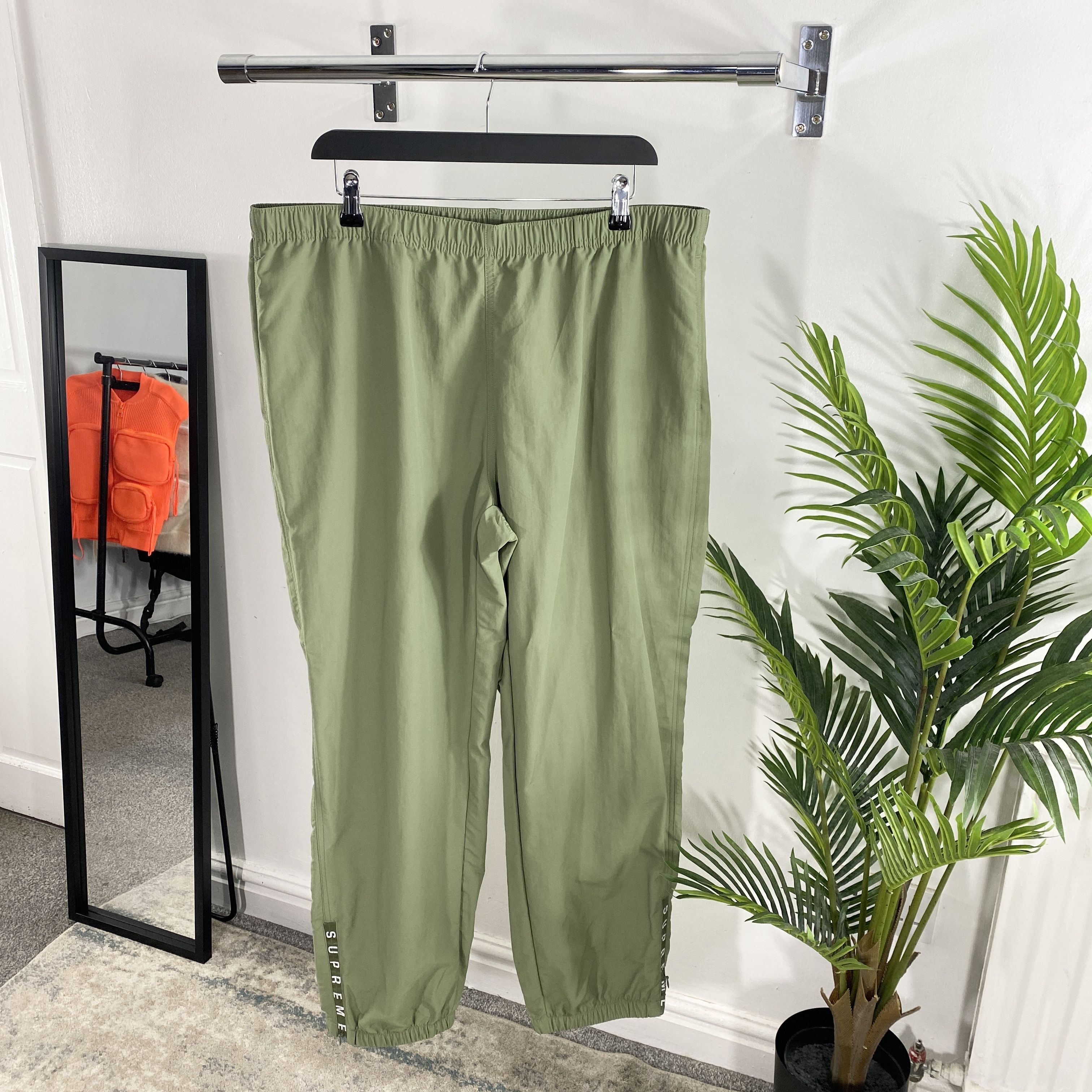 Supreme Supreme Warm Up Pants SS22 In Tie Olive Green RRP £200