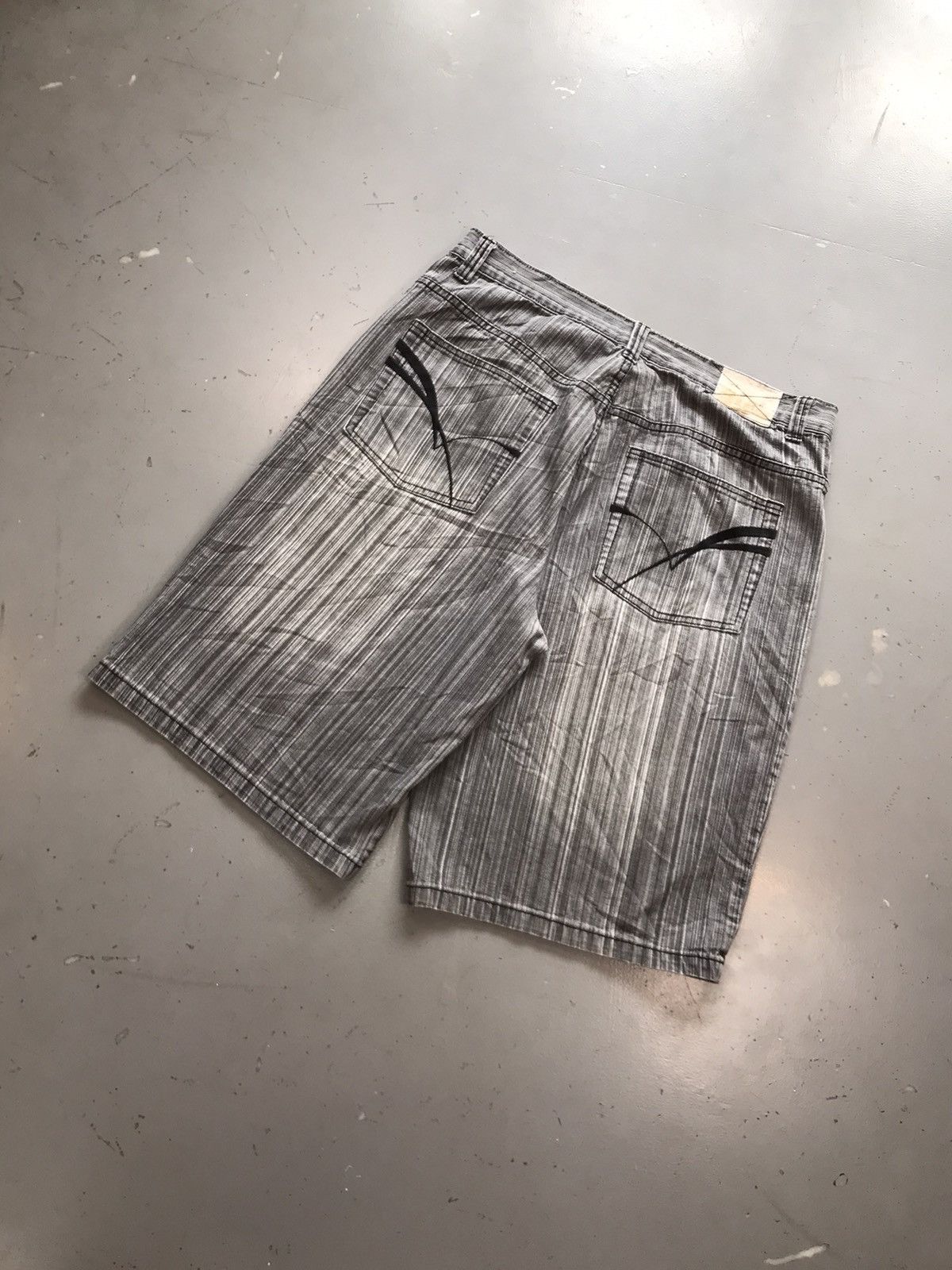 Vintage Vintage god body denim technology denim jort Size US 38 / EU 54 - 7 Thumbnail