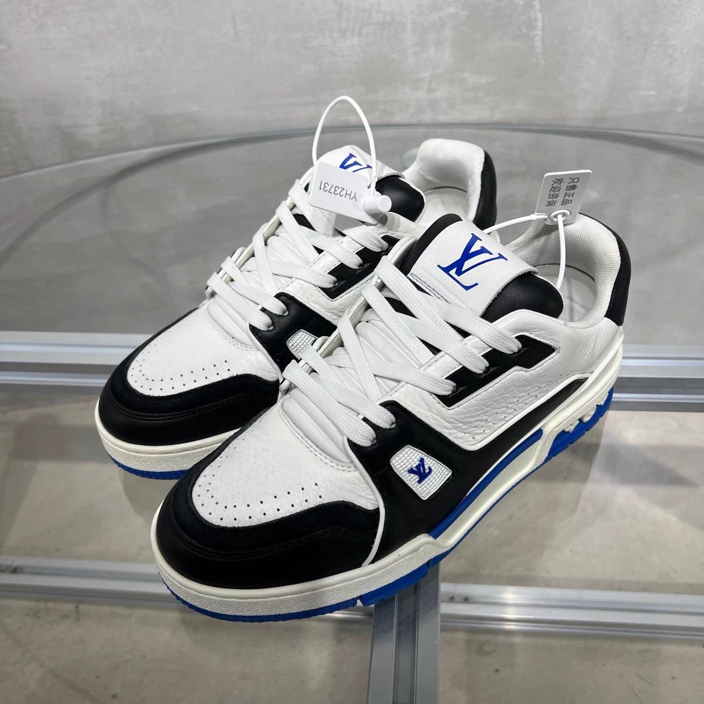 Louis Vuitton Louis Vuitton Trainer 2.0 Hiroshi Fujiwara 37 Size US 6 / IT 36 - 2 Thumbnail