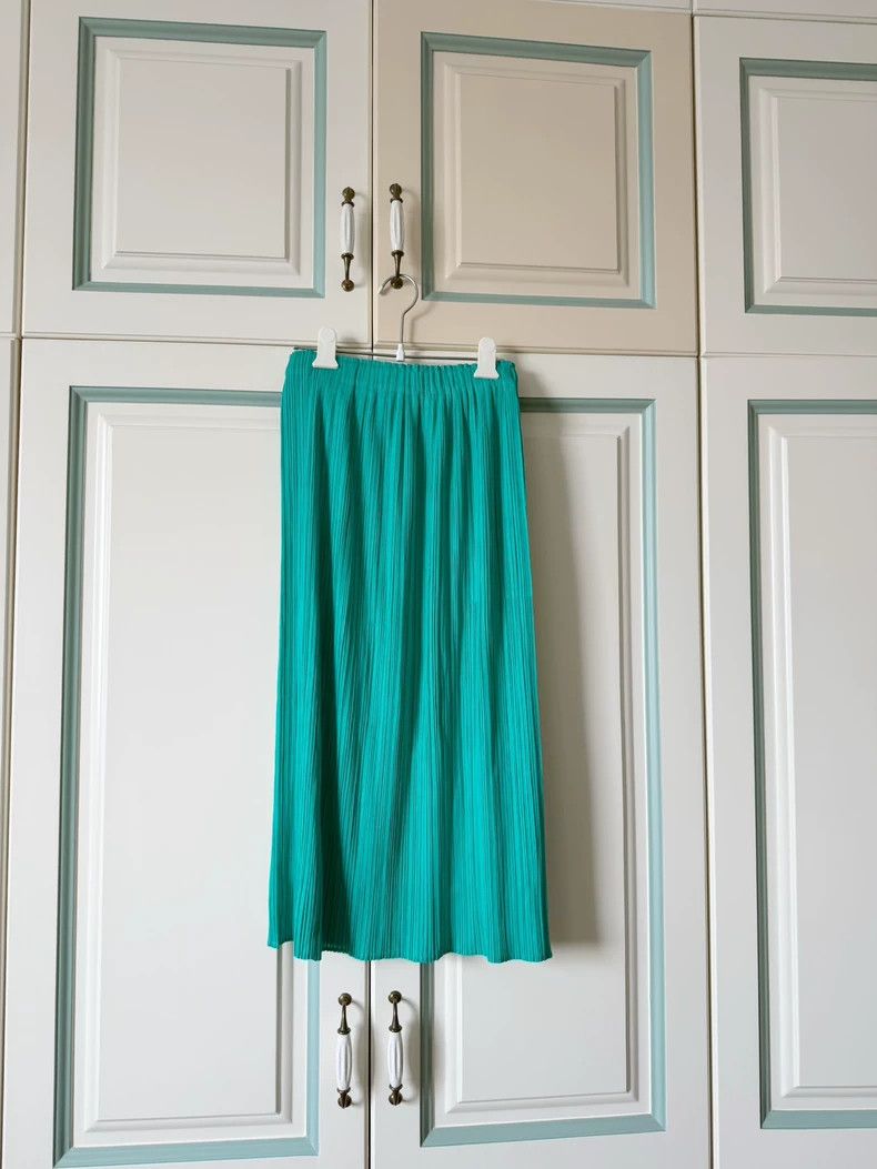 Issey Miyake Issey Miyake size:3 Green slit skirt Size 42" / US 20 - 2 Thumbnail