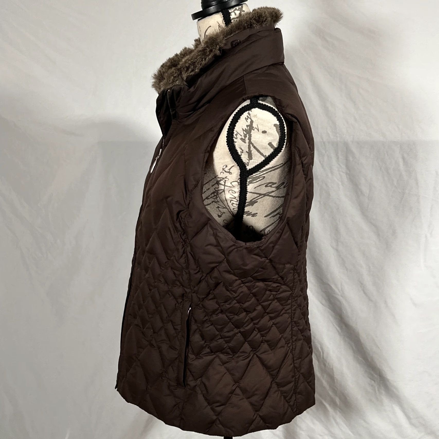 Eddie Bauer Eddie Bauer Vest Womens Large Quilted Goose Down Removab Faux Fur Collar Pockets Size L / US 10 / IT 46 - 2 Thumbnail