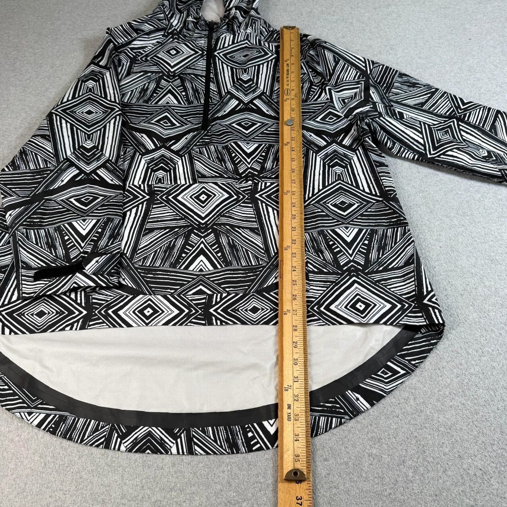 Sweaty Betty Sweaty Betty Womens One Size Black Geometric Hooded 1/2 Zip Windbreaker Jacket Size ONE SIZE - 6 Thumbnail