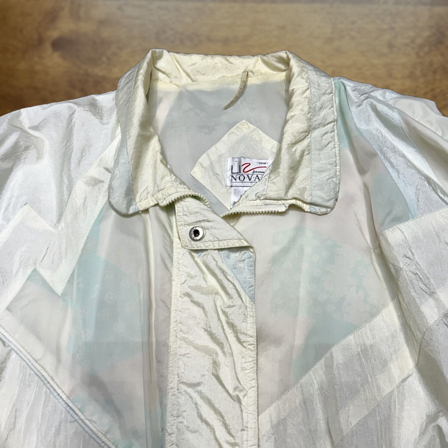 Vintage VINTAGE Liz Novak Jacket Womens 22W White Nylon Geometric Pastel Windbreaker 80s Size 3XL / US 20-22 - 1 Thumbnail